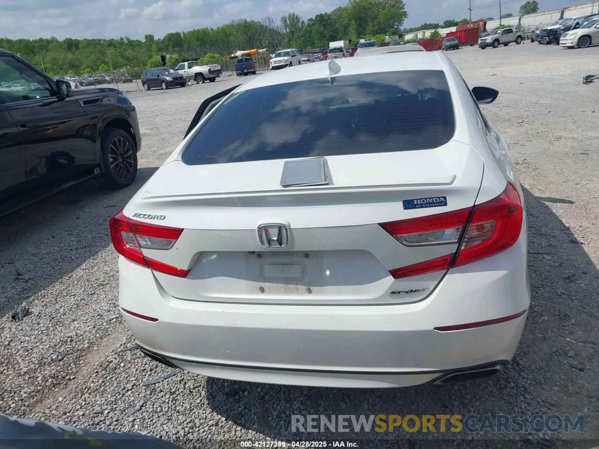 16 Photograph of a damaged car 1HGCV1F30KA139355 HONDA ACCORD 2019