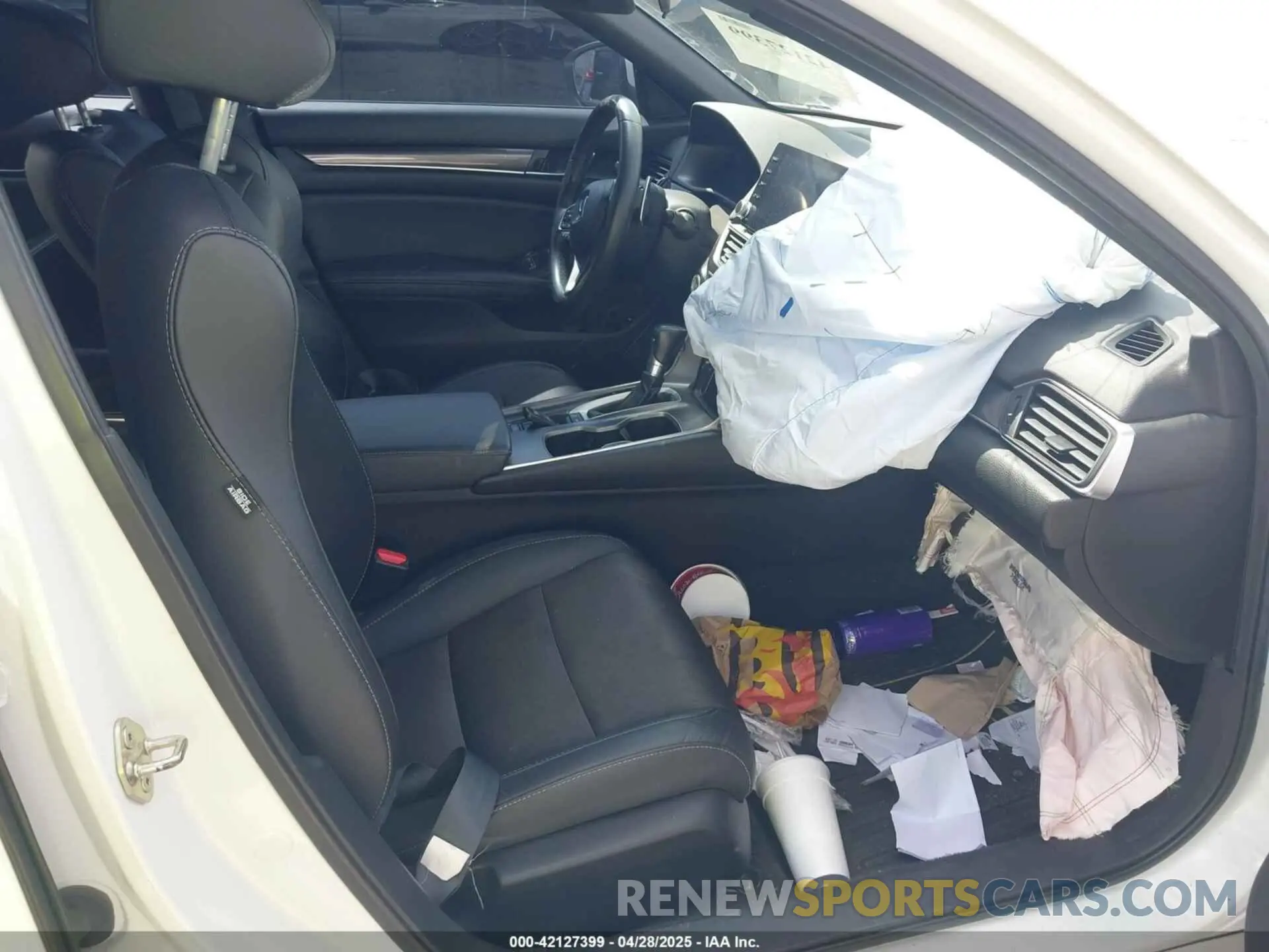5 Photograph of a damaged car 1HGCV1F30KA139355 HONDA ACCORD 2019