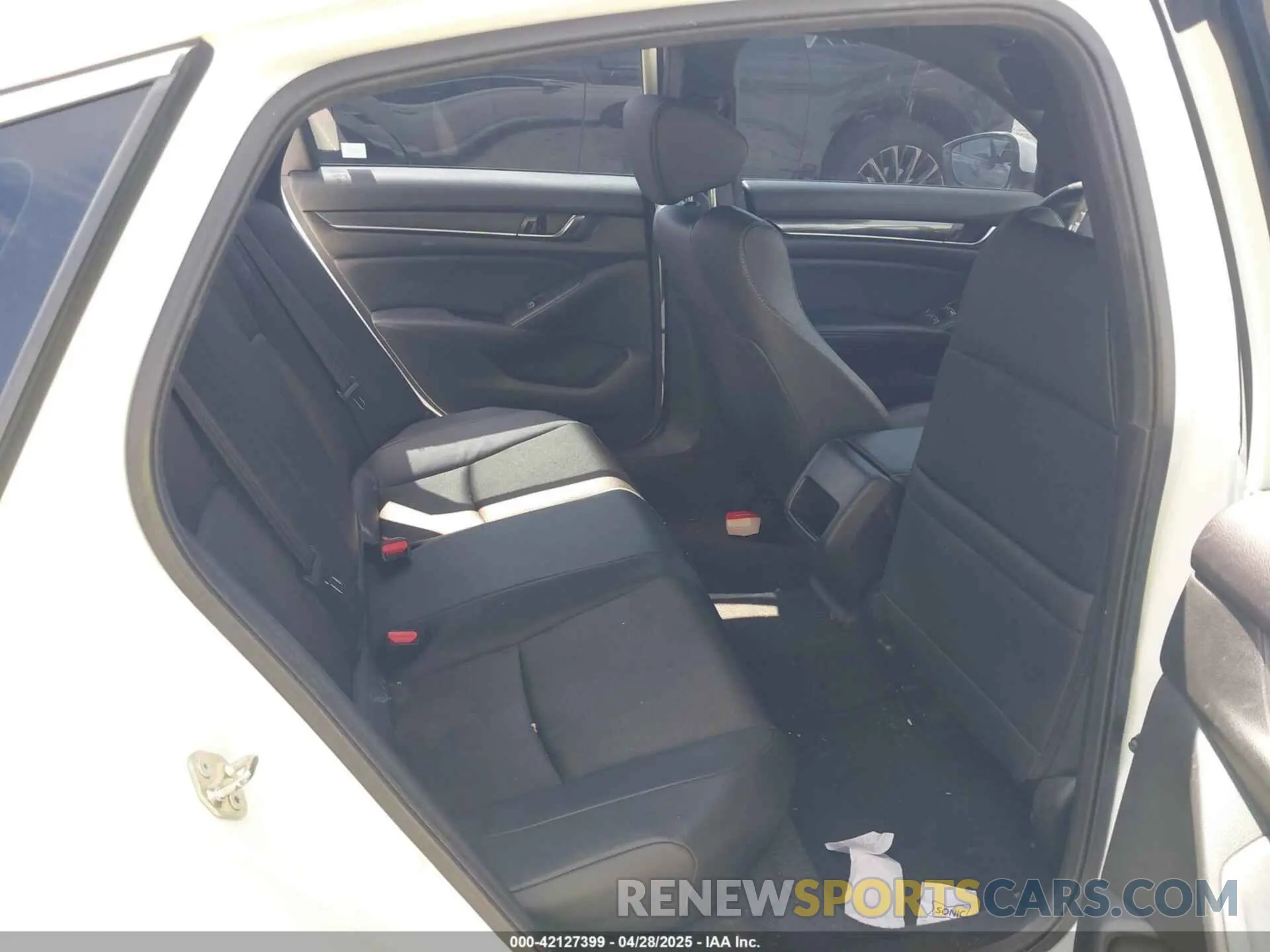 8 Photograph of a damaged car 1HGCV1F30KA139355 HONDA ACCORD 2019