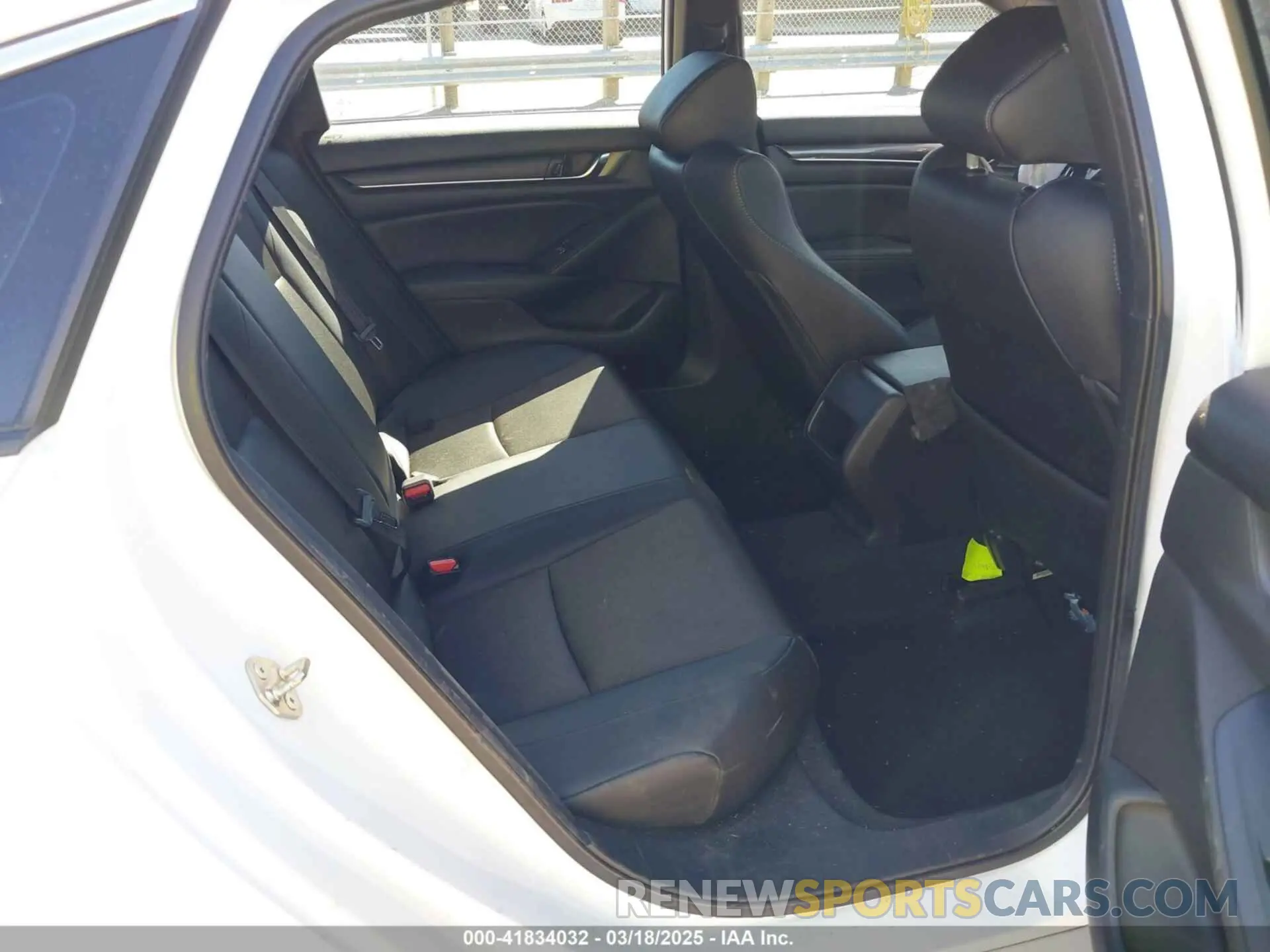 8 Photograph of a damaged car 1HGCV1F30KA142661 HONDA ACCORD 2019