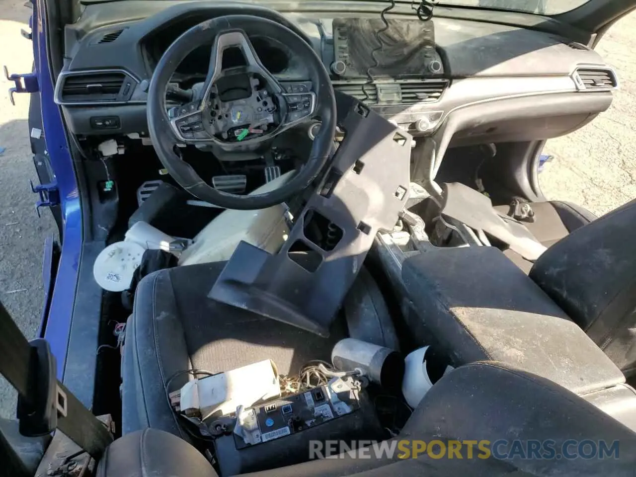 8 Photograph of a damaged car 1HGCV1F30KA160383 HONDA ACCORD 2019