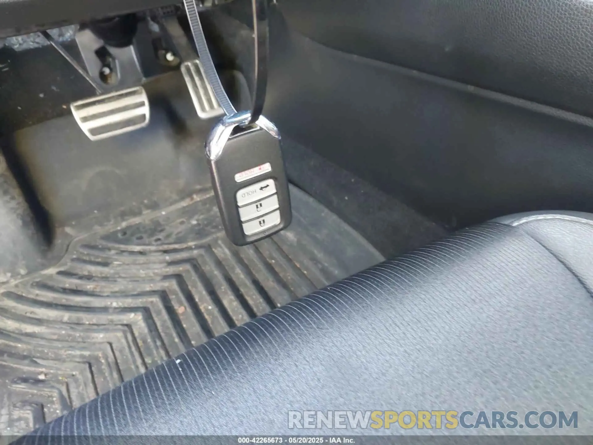 11 Photograph of a damaged car 1HGCV1F30KA166605 HONDA ACCORD 2019