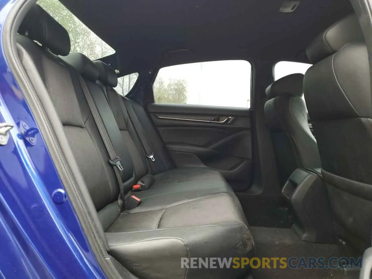 10 Photograph of a damaged car 1HGCV1F30KA167415 HONDA ACCORD 2019