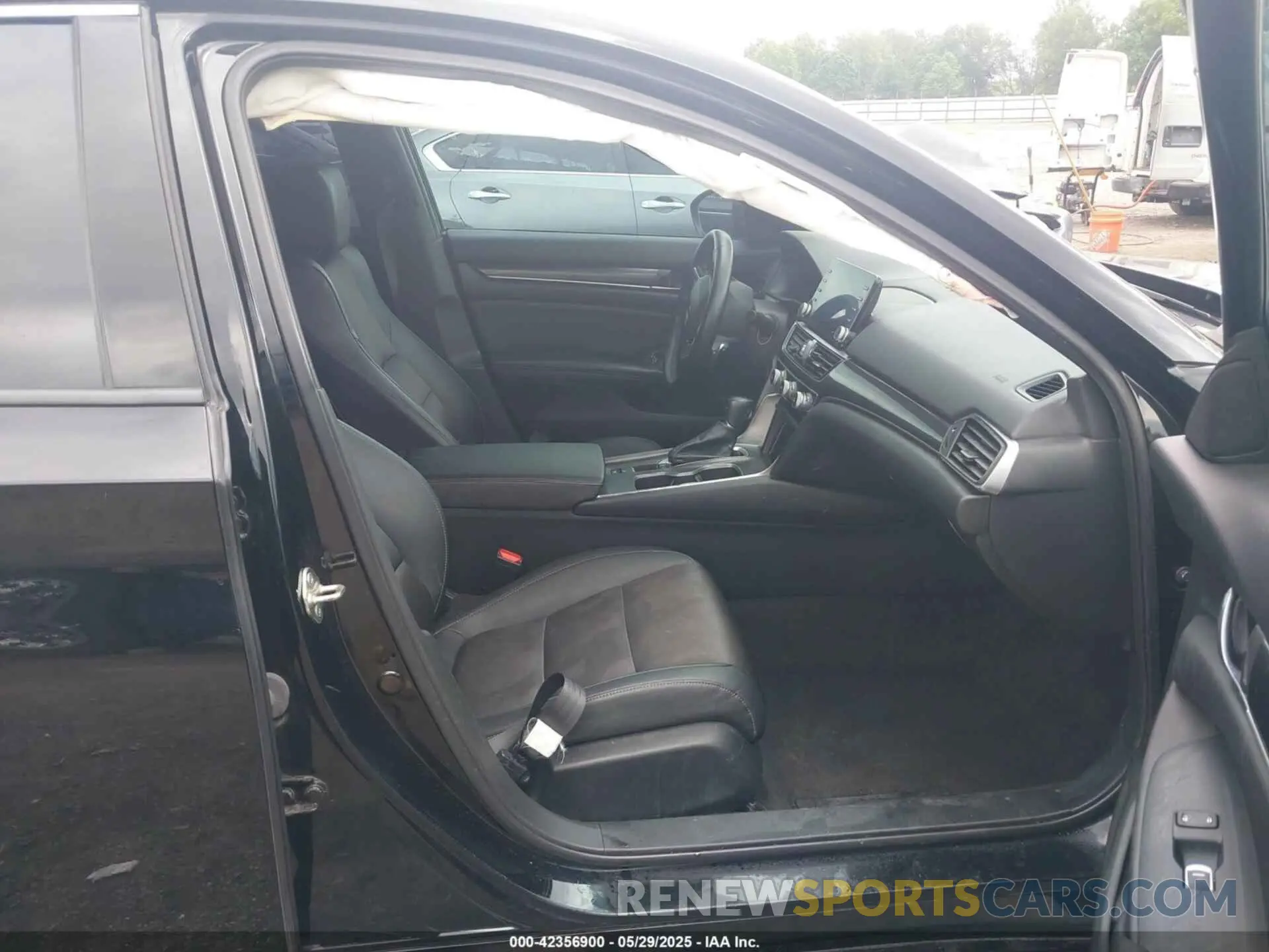 5 Photograph of a damaged car 1HGCV1F31KA016633 HONDA ACCORD 2019