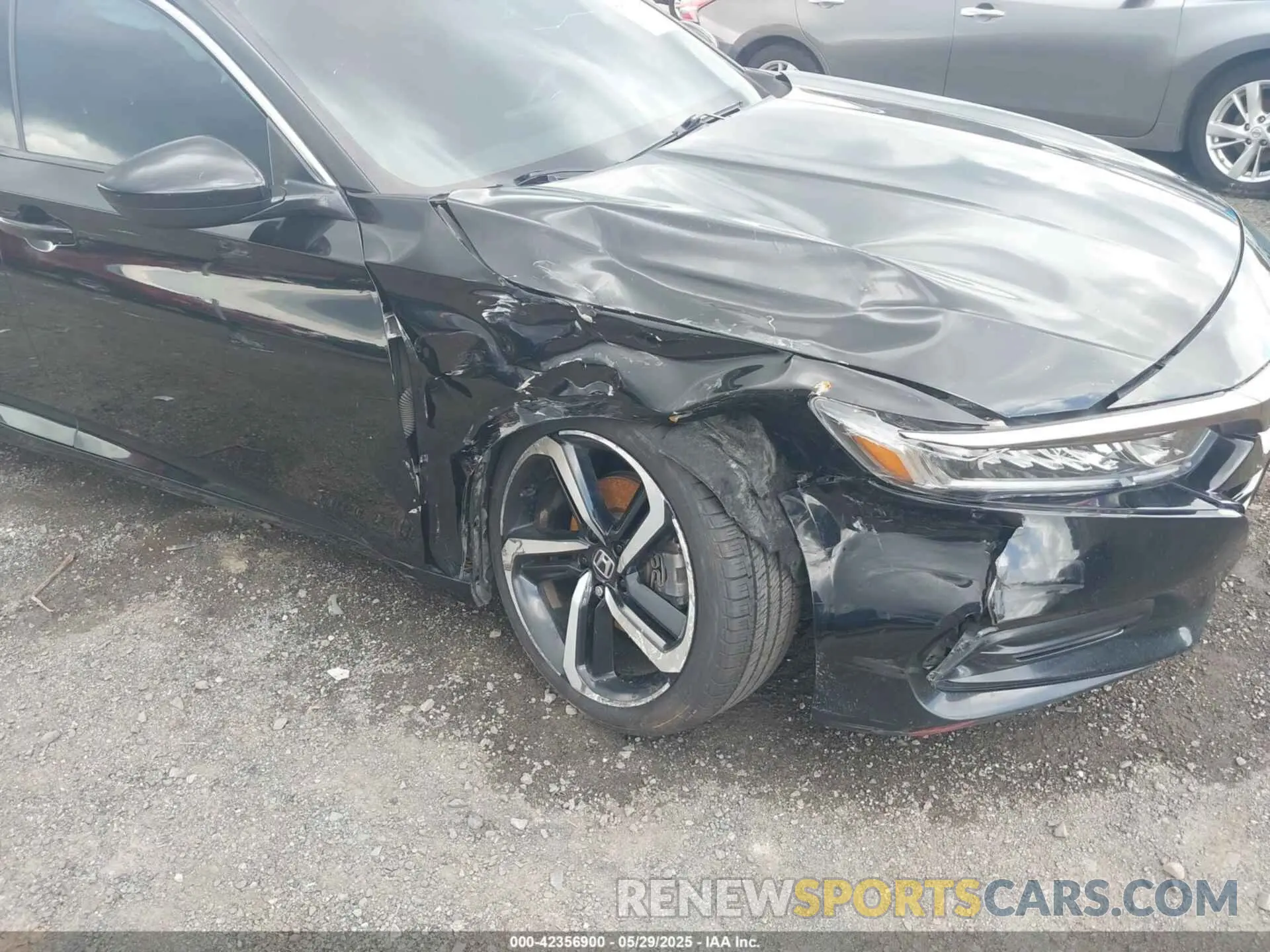 6 Photograph of a damaged car 1HGCV1F31KA016633 HONDA ACCORD 2019