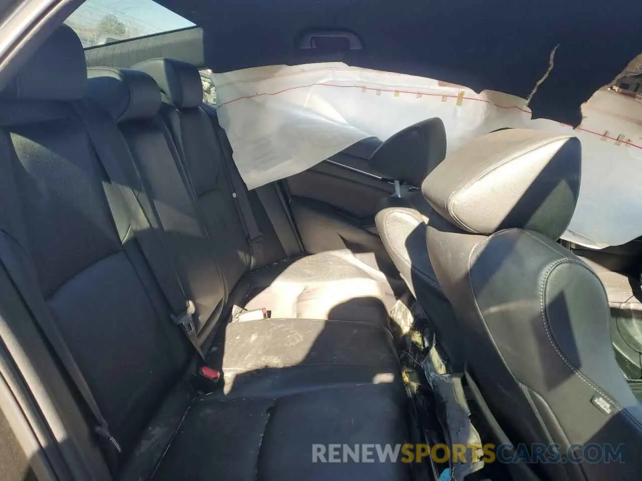 10 Photograph of a damaged car 1HGCV1F31KA023663 HONDA ACCORD 2019