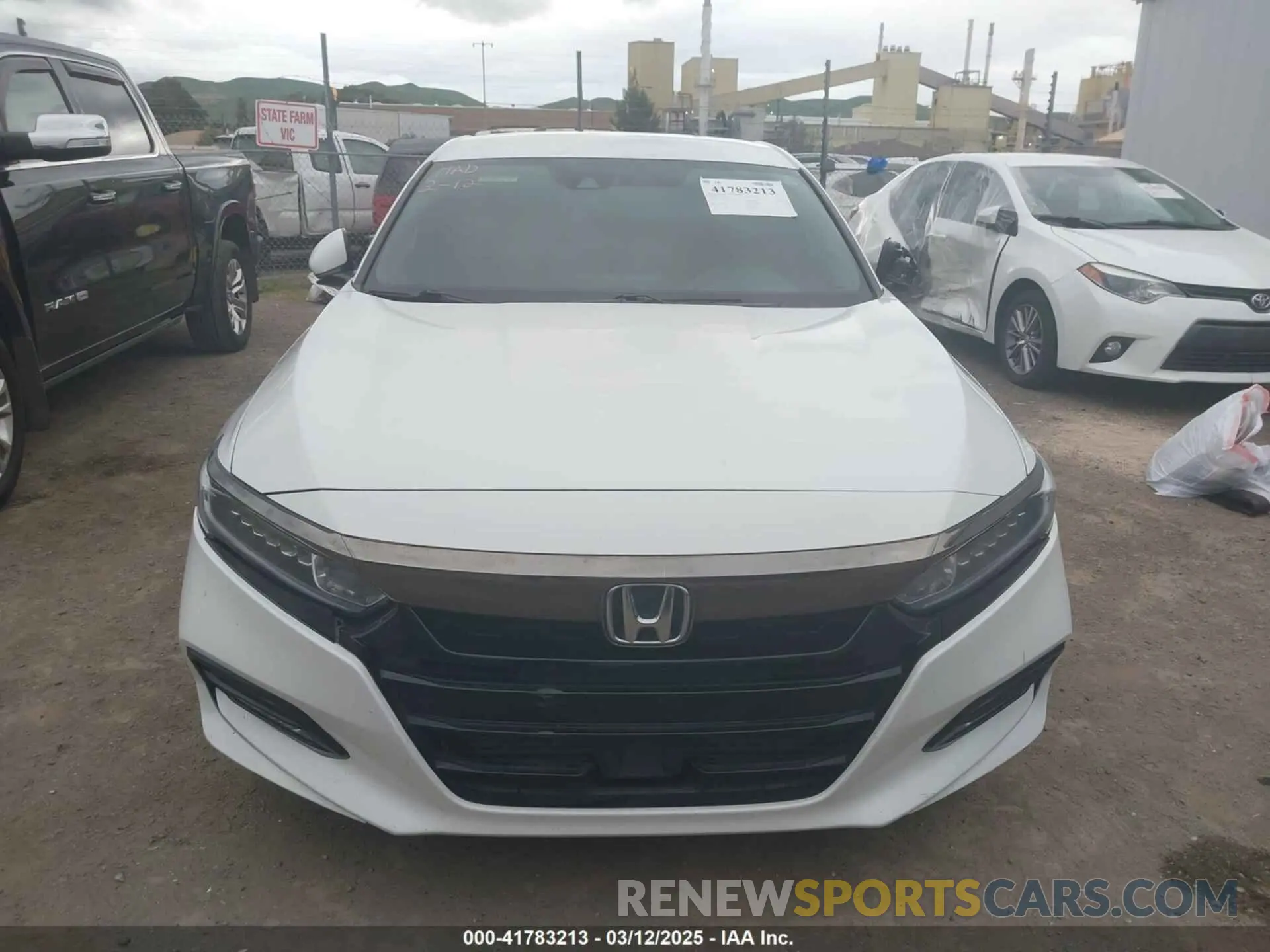 11 Photograph of a damaged car 1HGCV1F31KA032511 HONDA ACCORD 2019