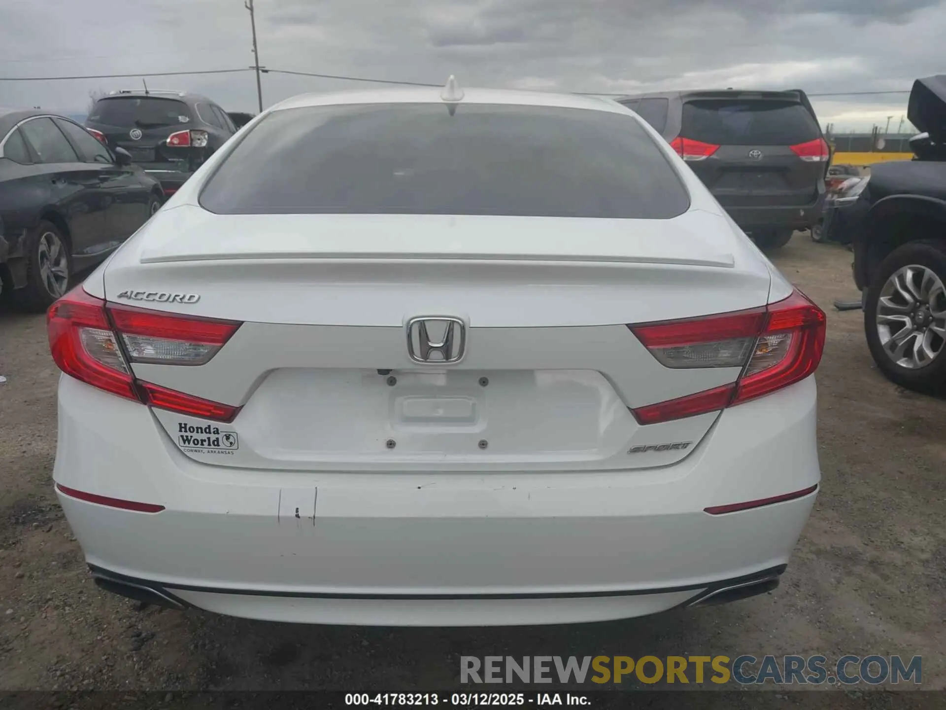 15 Photograph of a damaged car 1HGCV1F31KA032511 HONDA ACCORD 2019
