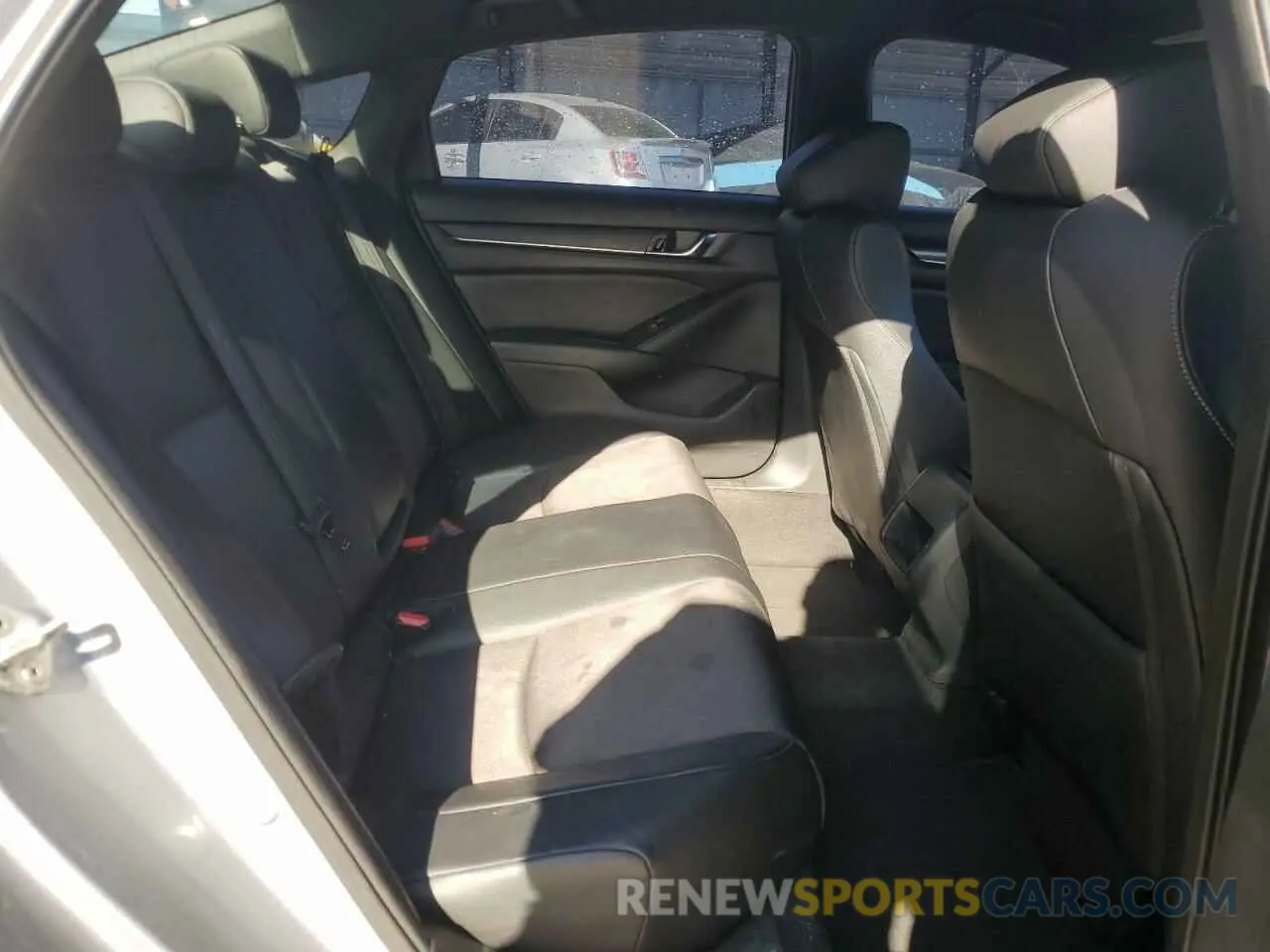 10 Photograph of a damaged car 1HGCV1F31KA037420 HONDA ACCORD 2019