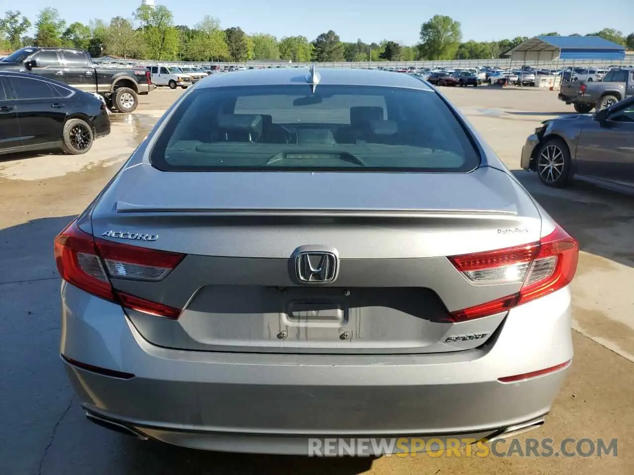 6 Photograph of a damaged car 1HGCV1F31KA037420 HONDA ACCORD 2019