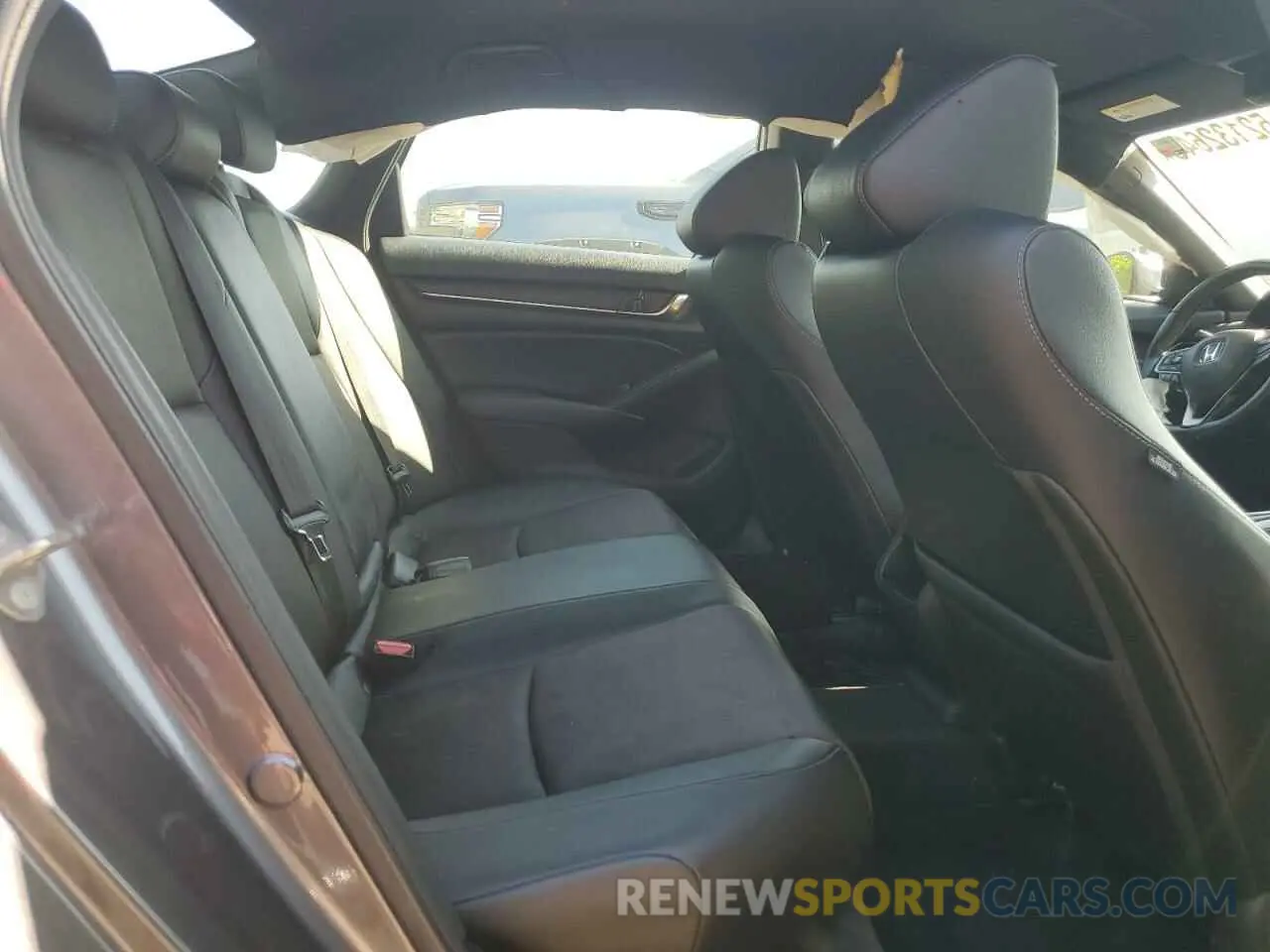 10 Photograph of a damaged car 1HGCV1F31KA064245 HONDA ACCORD 2019