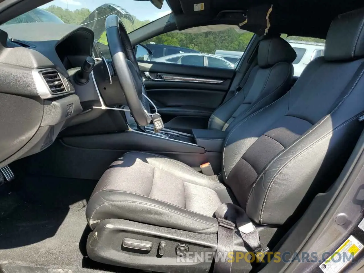 7 Photograph of a damaged car 1HGCV1F31KA080588 HONDA ACCORD 2019