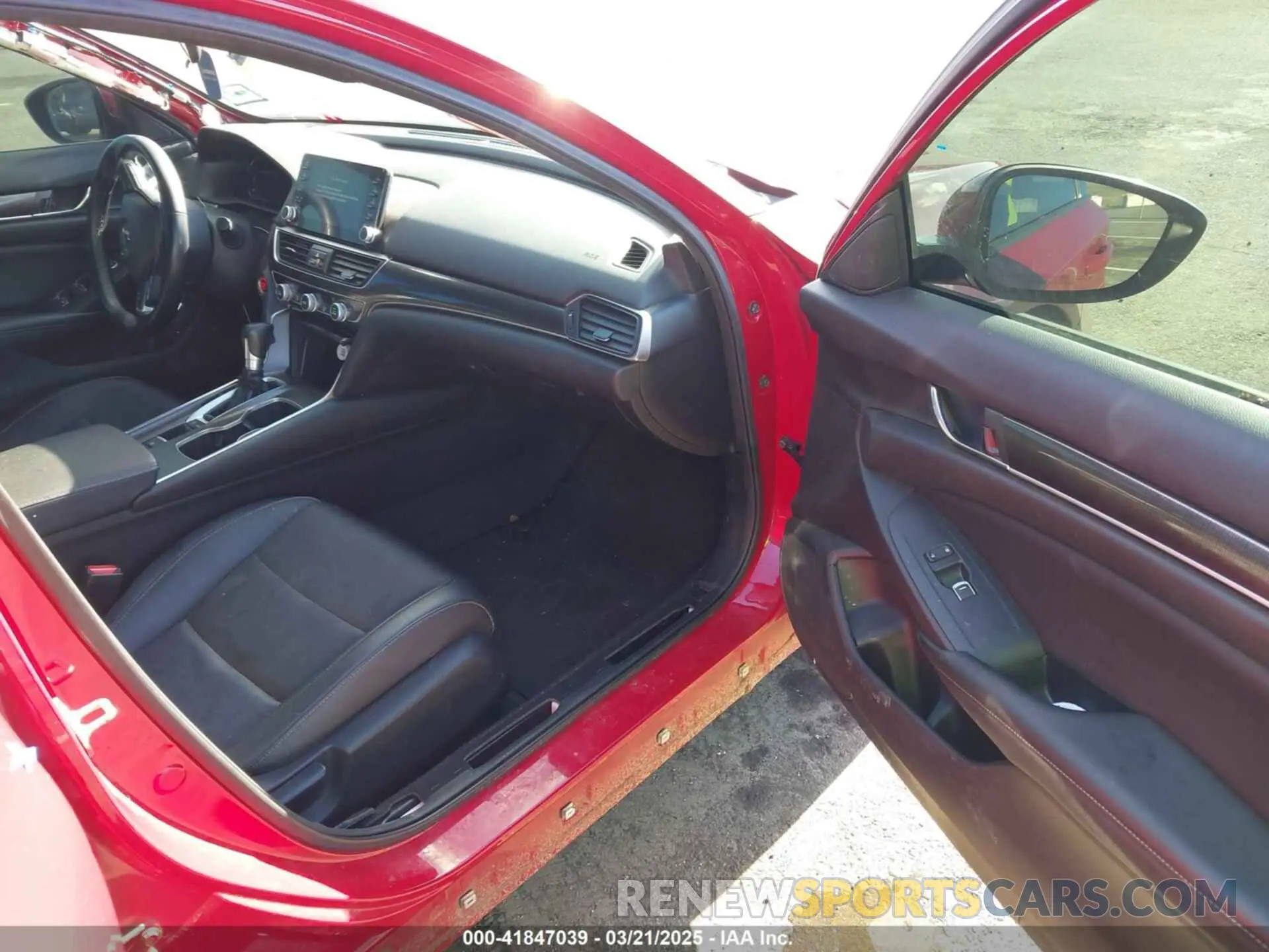 5 Photograph of a damaged car 1HGCV1F31KA084897 HONDA ACCORD 2019