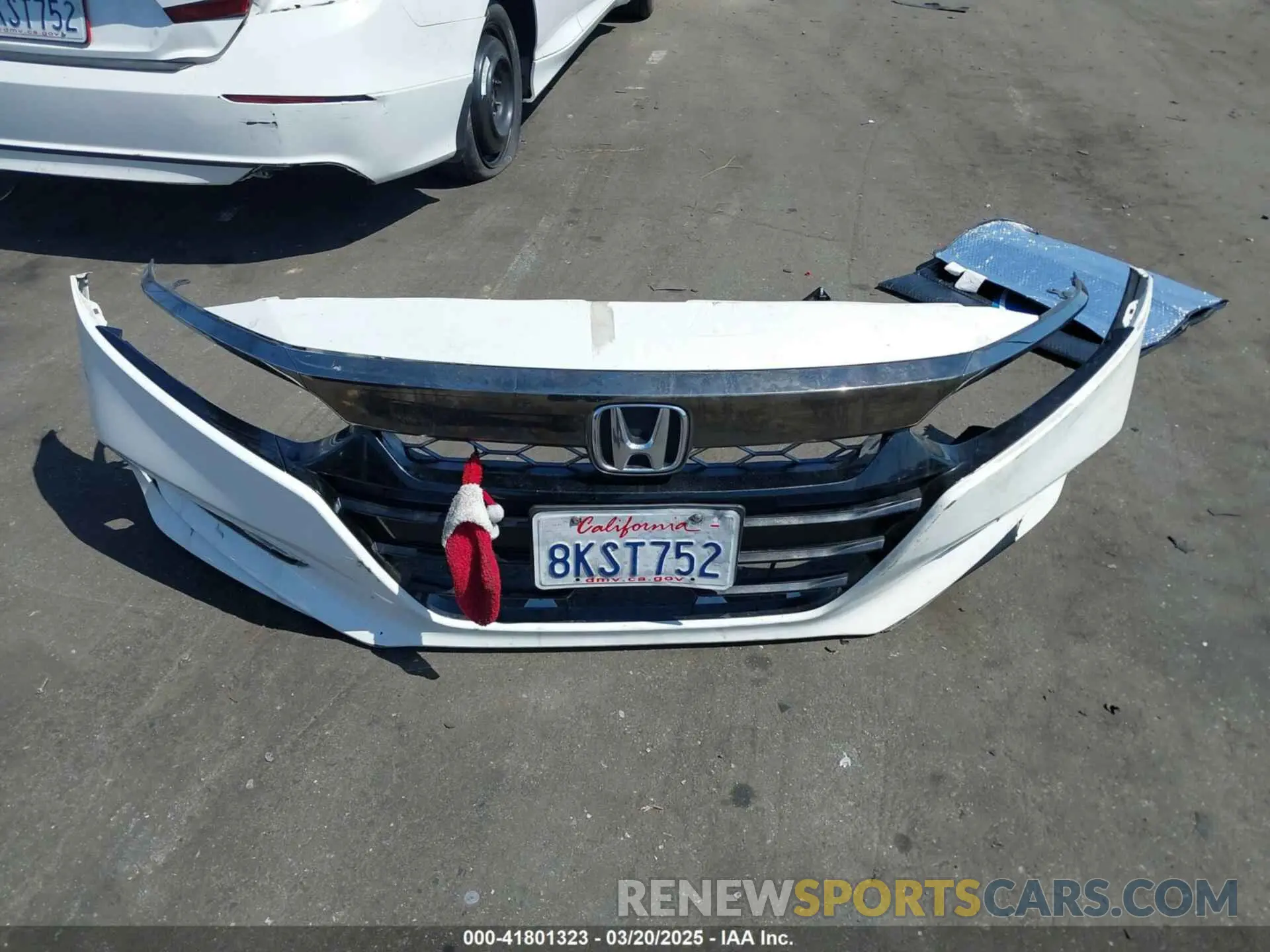 18 Photograph of a damaged car 1HGCV1F31KA086357 HONDA ACCORD 2019