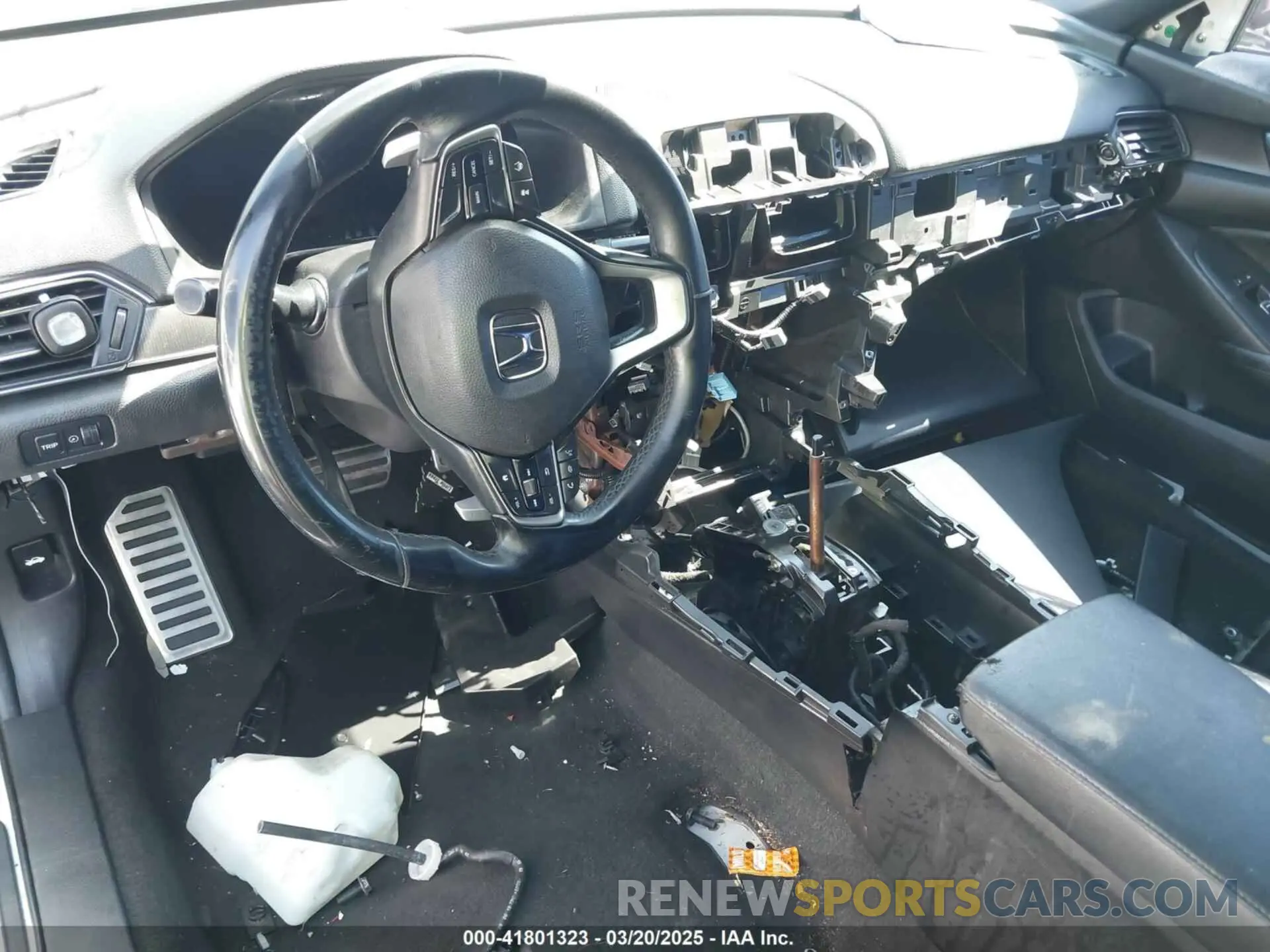 6 Photograph of a damaged car 1HGCV1F31KA086357 HONDA ACCORD 2019