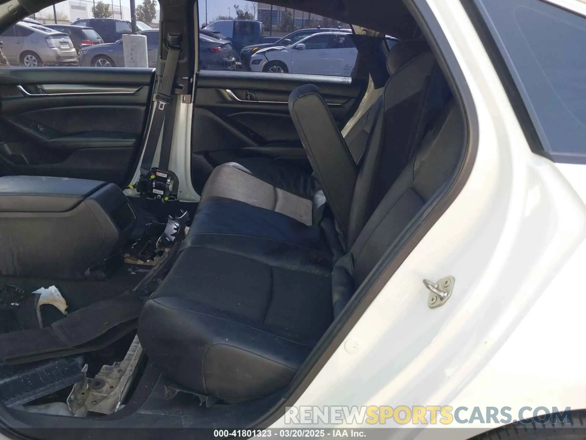 8 Photograph of a damaged car 1HGCV1F31KA086357 HONDA ACCORD 2019
