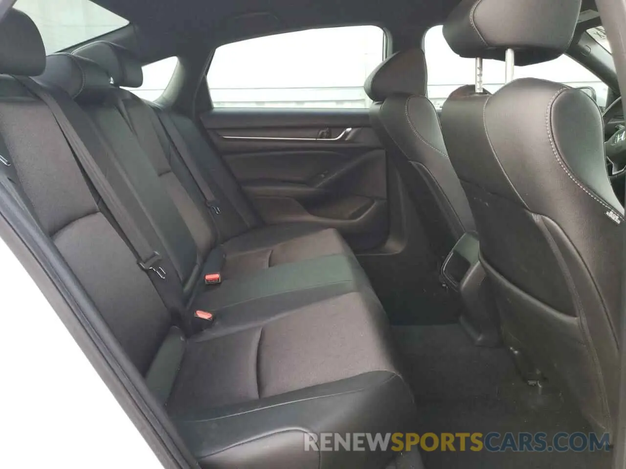 10 Photograph of a damaged car 1HGCV1F31KA094426 HONDA ACCORD 2019