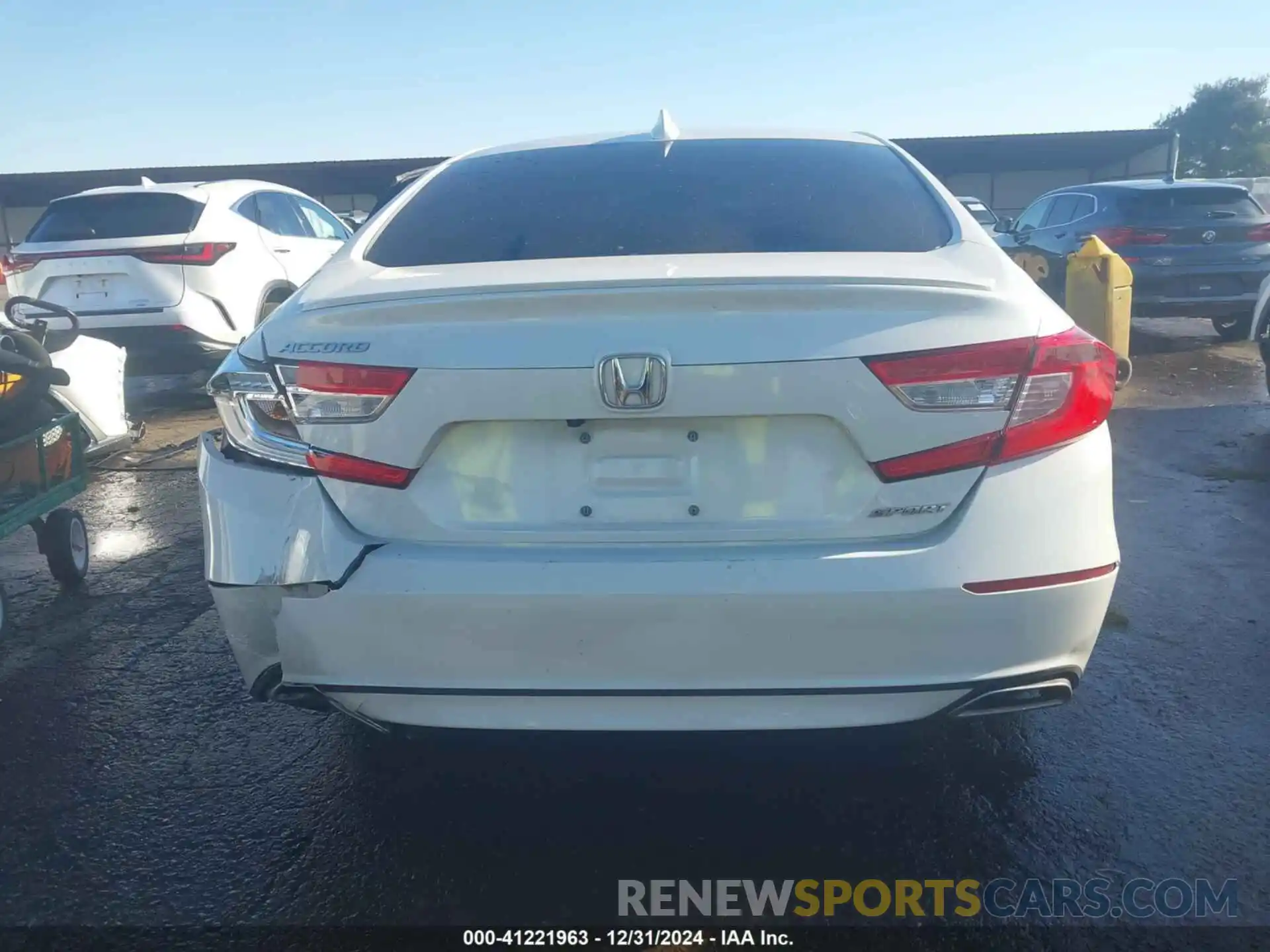 15 Photograph of a damaged car 1HGCV1F31KA124802 HONDA ACCORD 2019