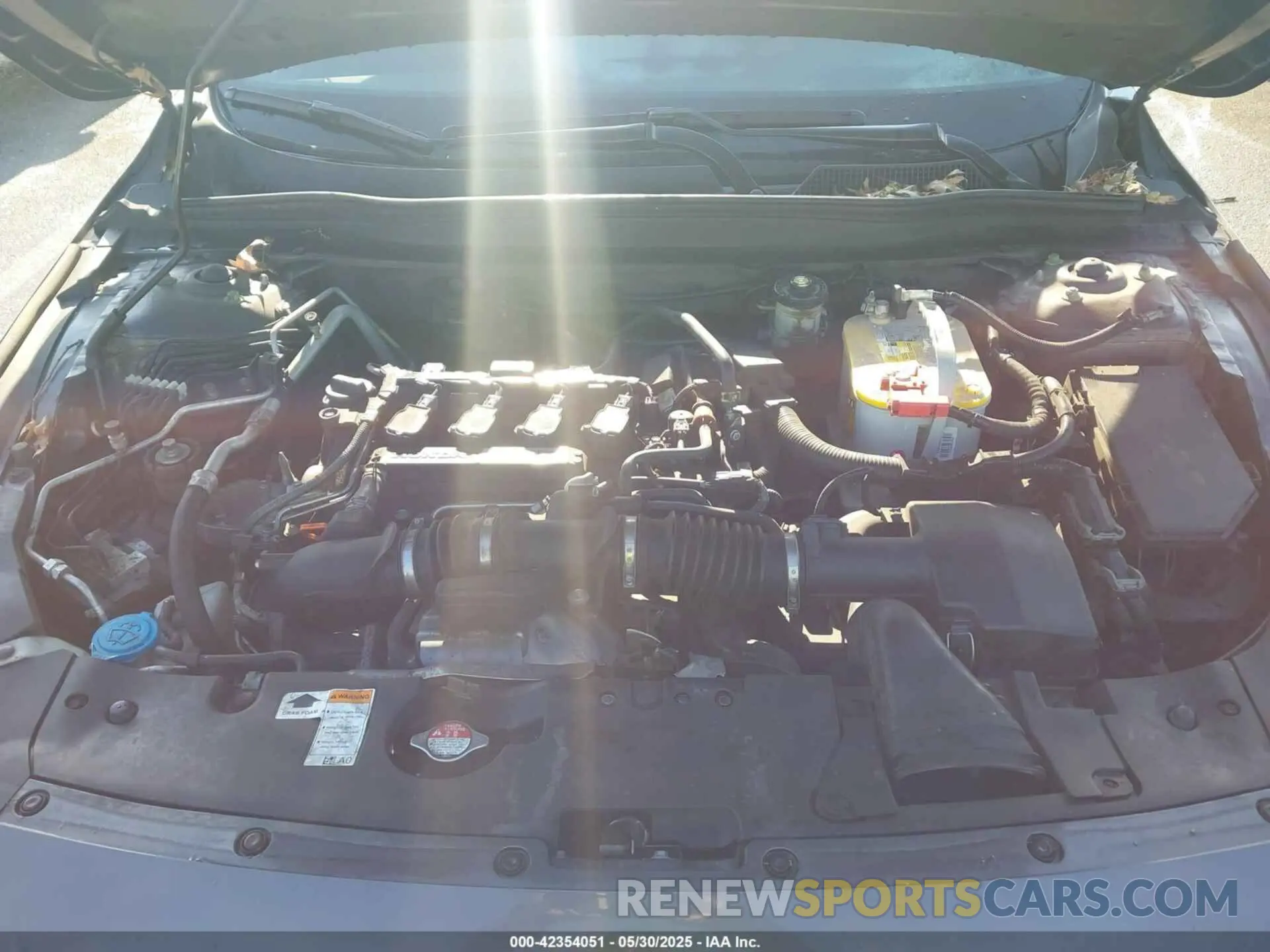10 Photograph of a damaged car 1HGCV1F31KA129983 HONDA ACCORD 2019