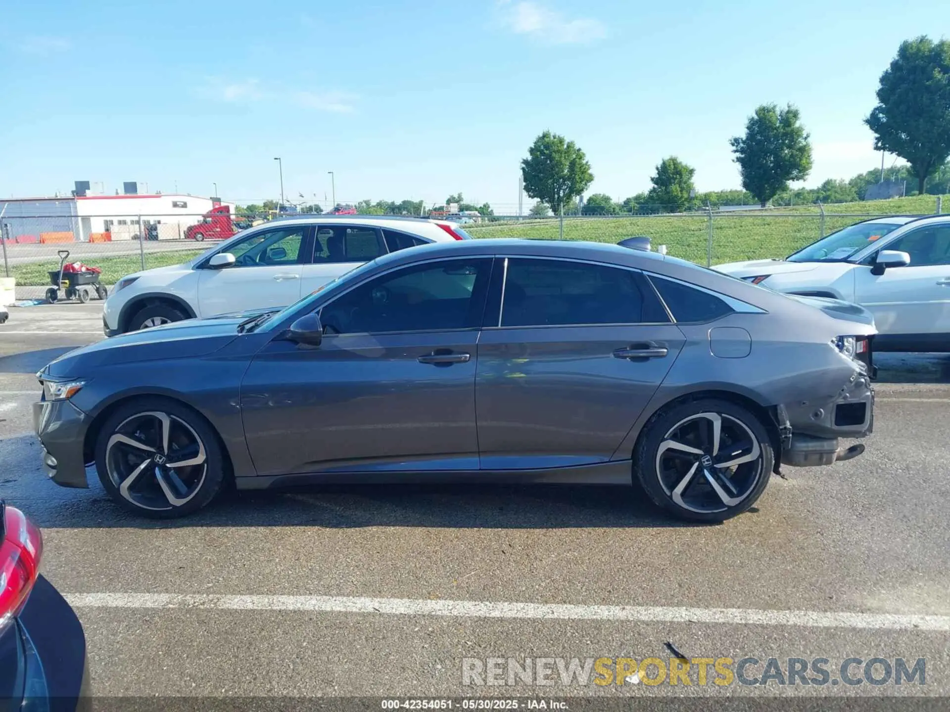 15 Photograph of a damaged car 1HGCV1F31KA129983 HONDA ACCORD 2019