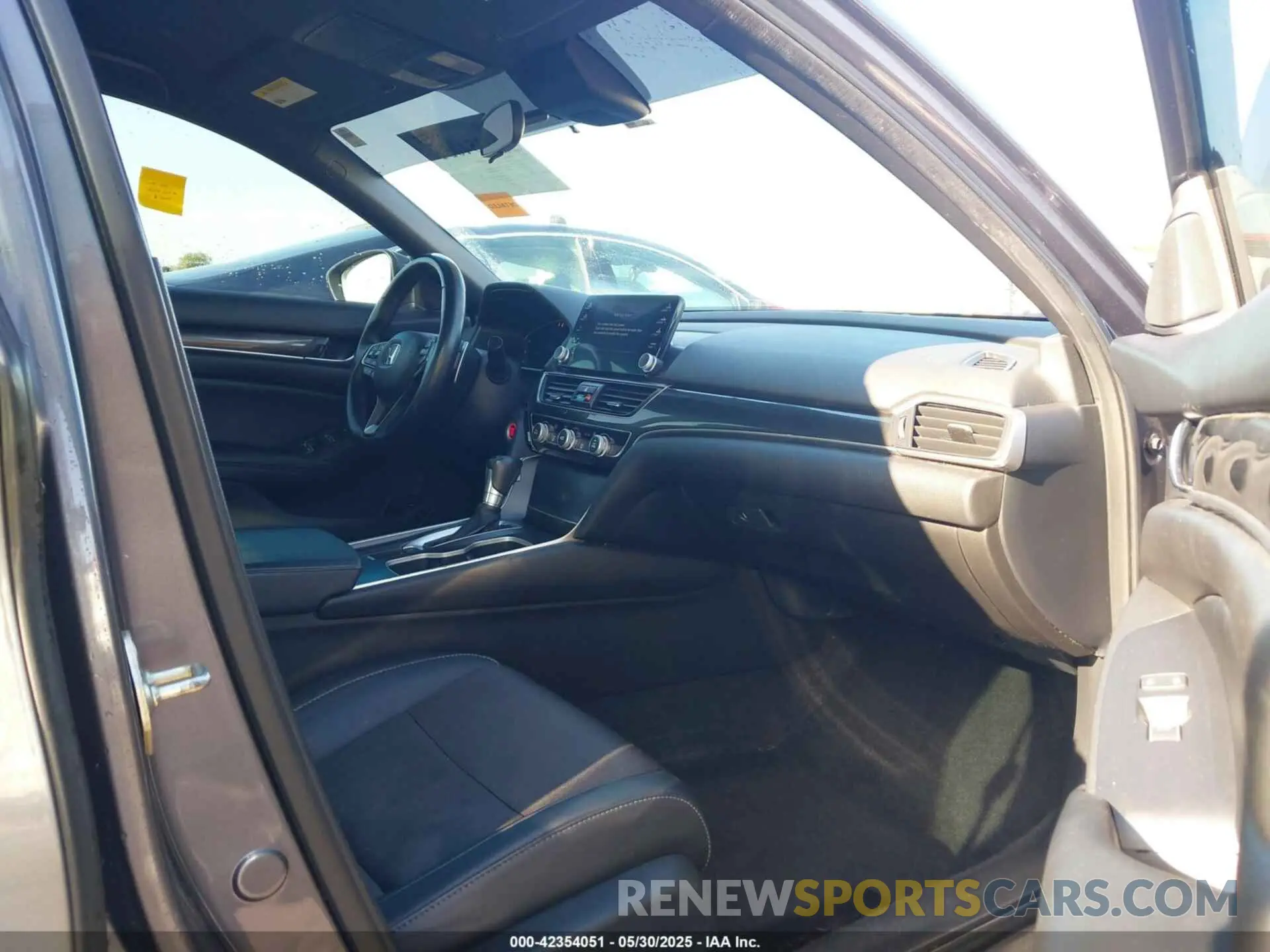 5 Photograph of a damaged car 1HGCV1F31KA129983 HONDA ACCORD 2019
