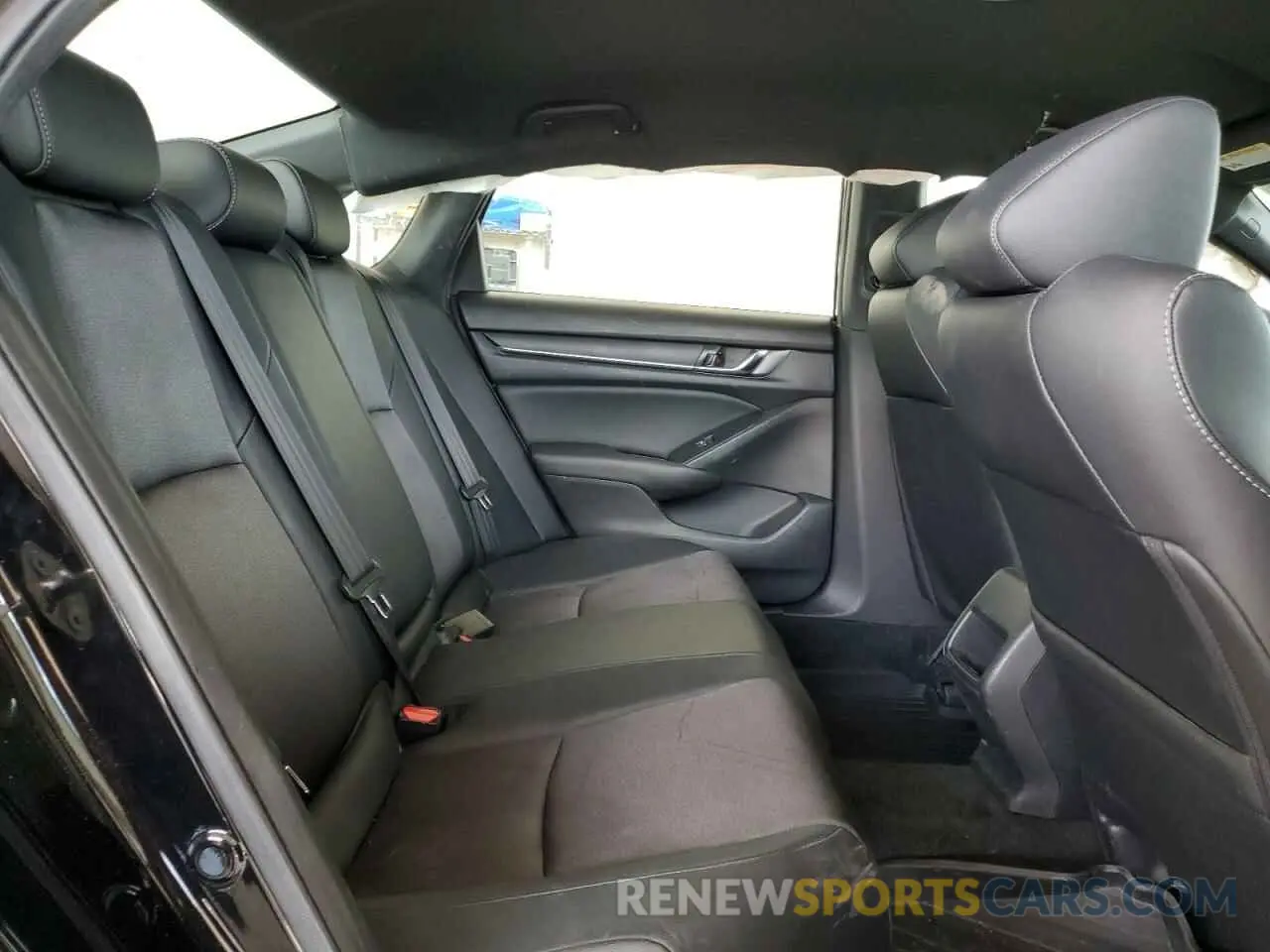 10 Photograph of a damaged car 1HGCV1F31KA155628 HONDA ACCORD 2019