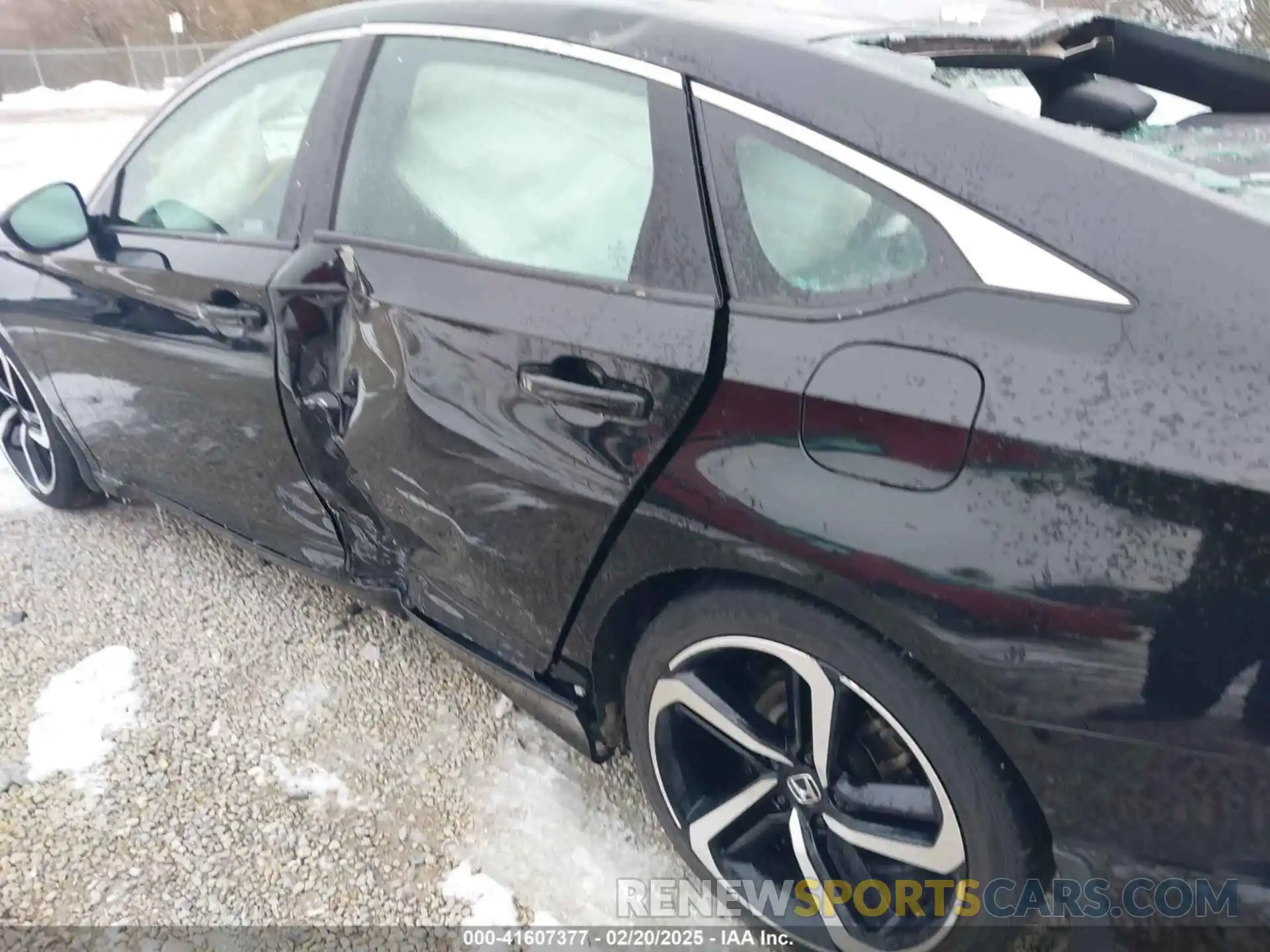 17 Photograph of a damaged car 1HGCV1F31KA171814 HONDA ACCORD 2019