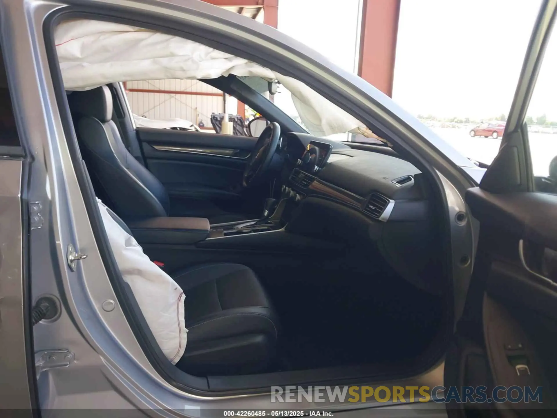 5 Photograph of a damaged car 1HGCV1F32KA003048 HONDA ACCORD 2019