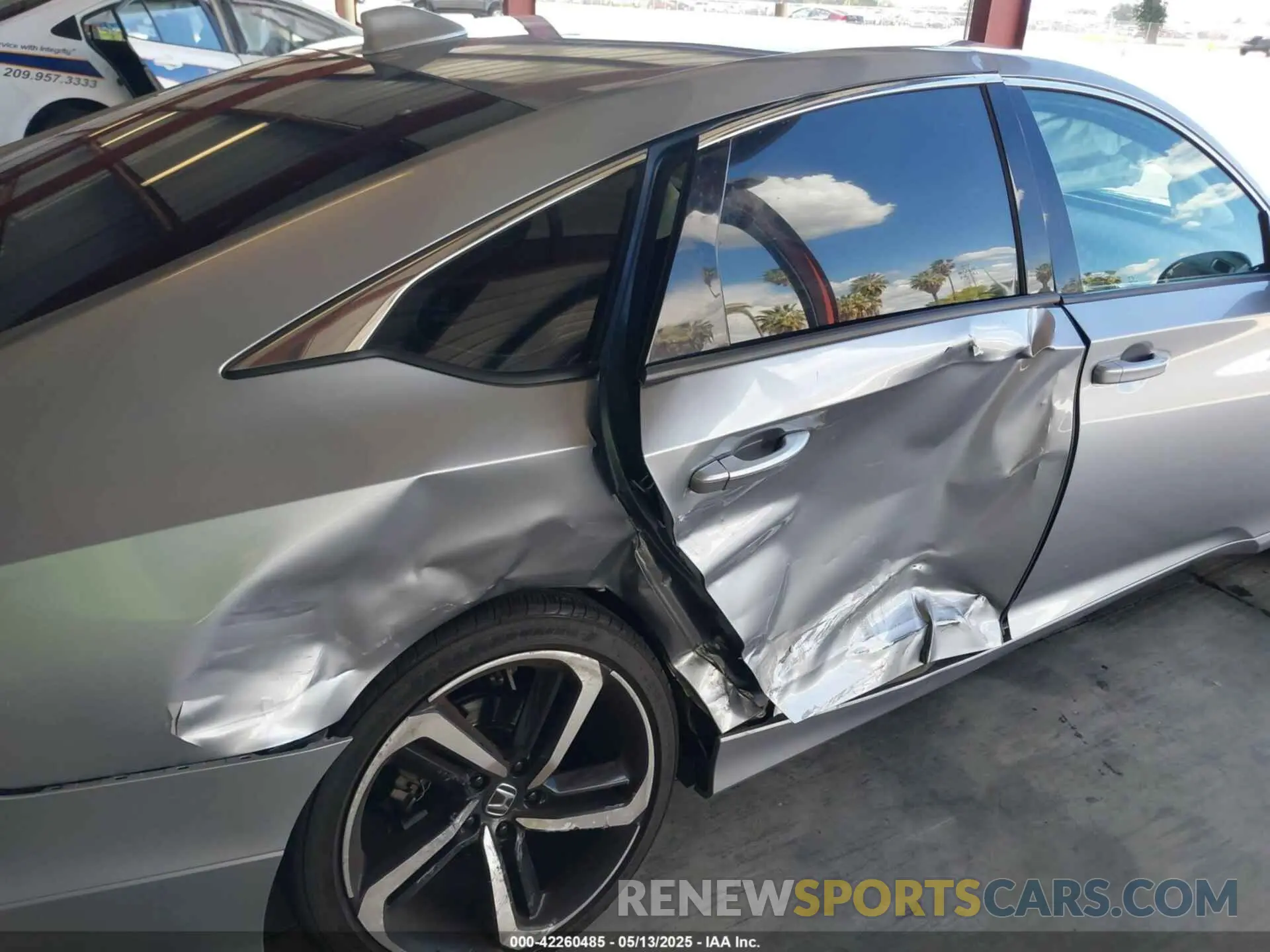 6 Photograph of a damaged car 1HGCV1F32KA003048 HONDA ACCORD 2019