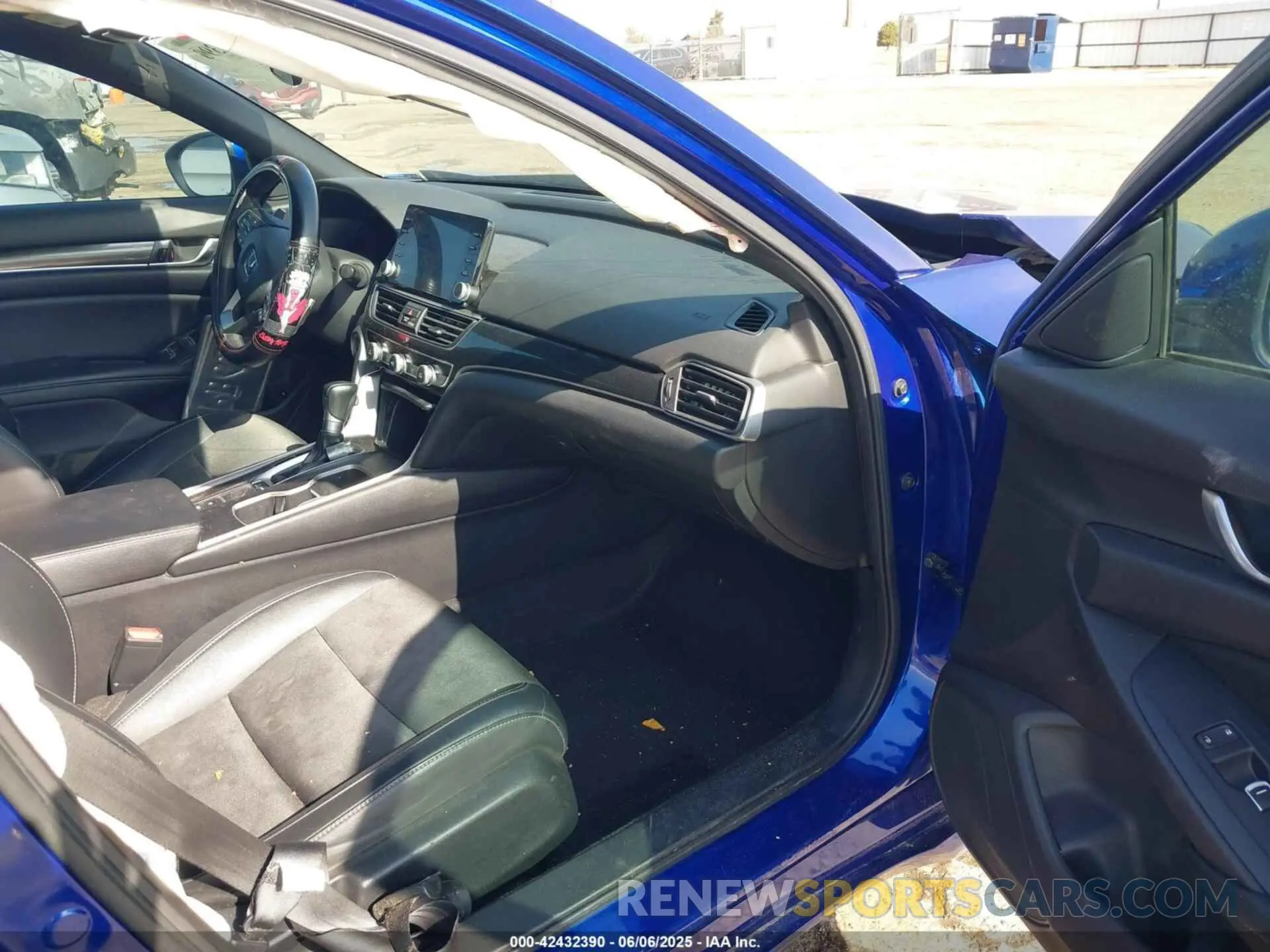 5 Photograph of a damaged car 1HGCV1F32KA055635 HONDA ACCORD 2019
