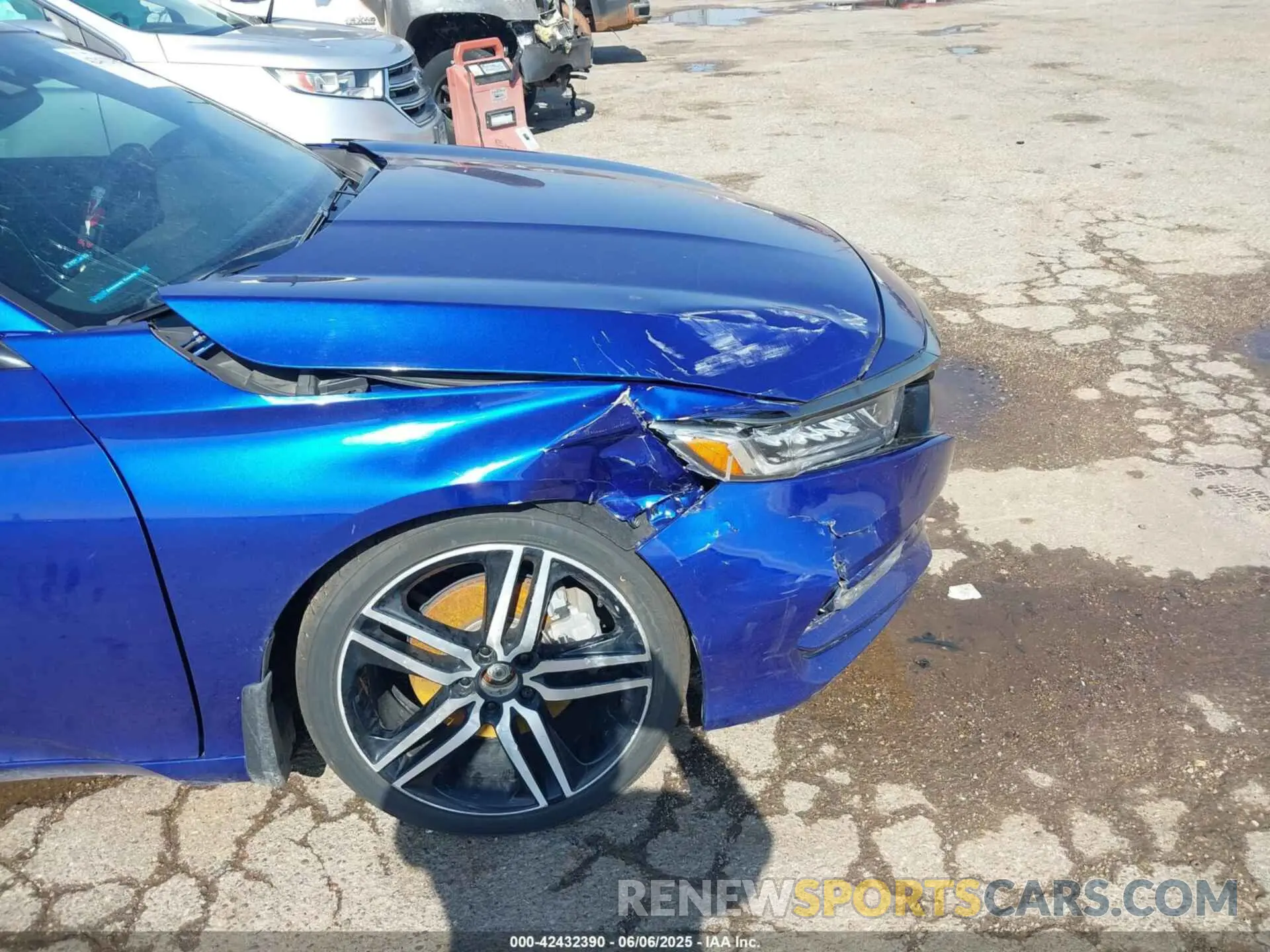 6 Photograph of a damaged car 1HGCV1F32KA055635 HONDA ACCORD 2019