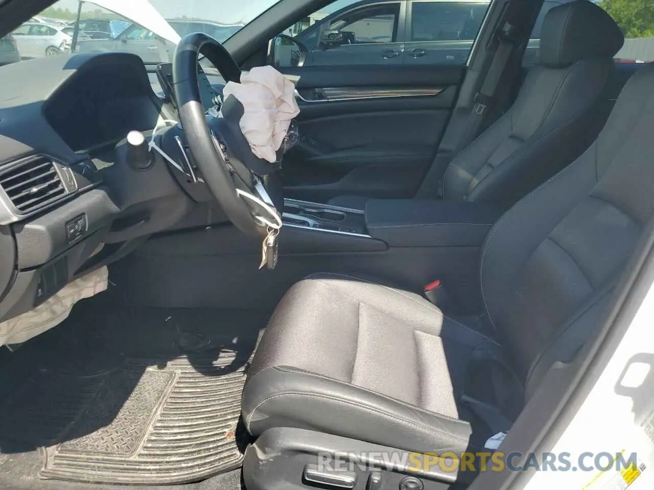 7 Photograph of a damaged car 1HGCV1F32KA067218 HONDA ACCORD 2019