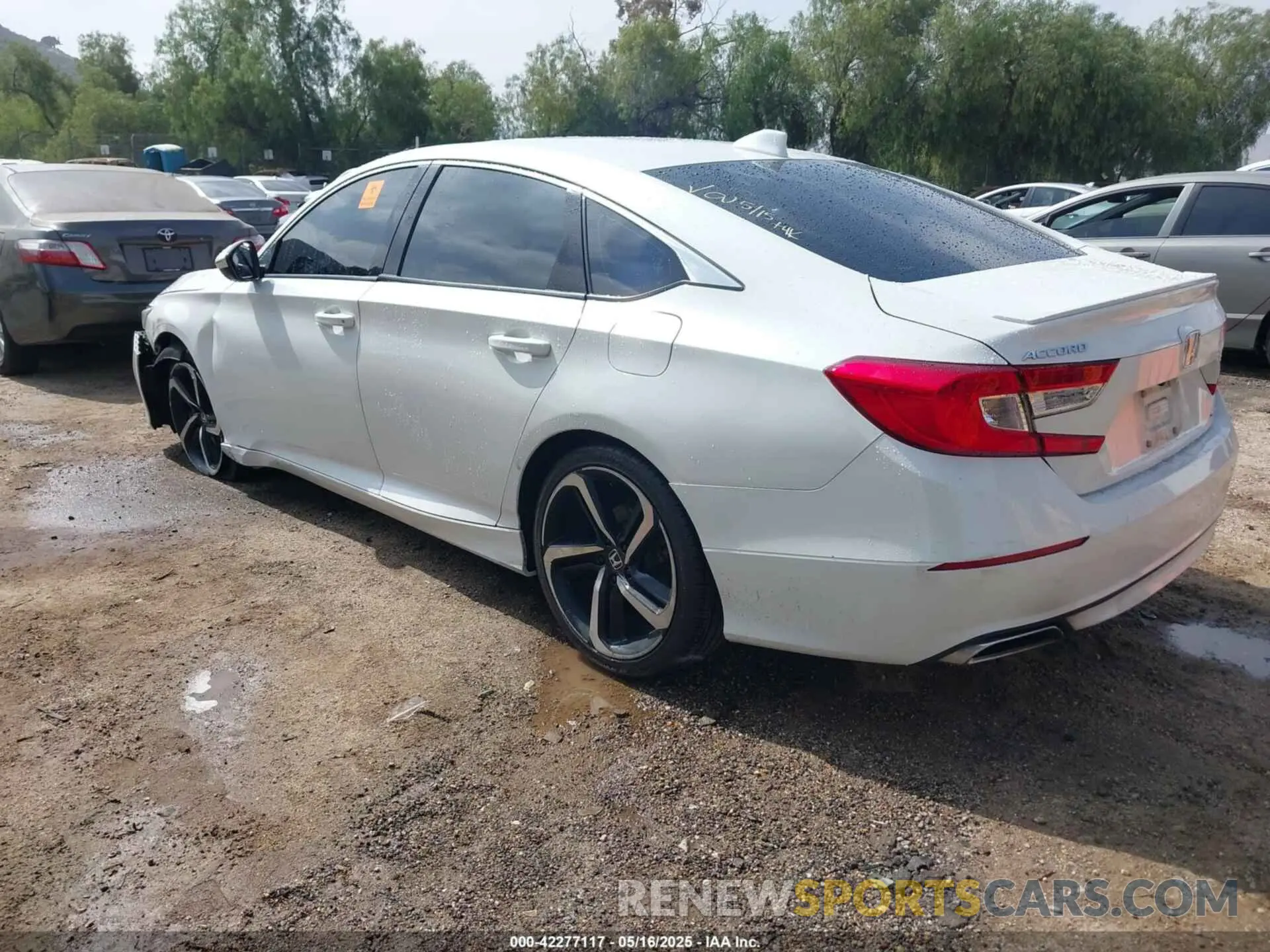 3 Photograph of a damaged car 1HGCV1F32KA076792 HONDA ACCORD 2019