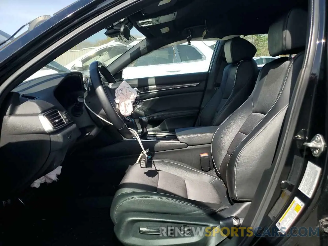 7 Photograph of a damaged car 1HGCV1F32KA078932 HONDA ACCORD 2019