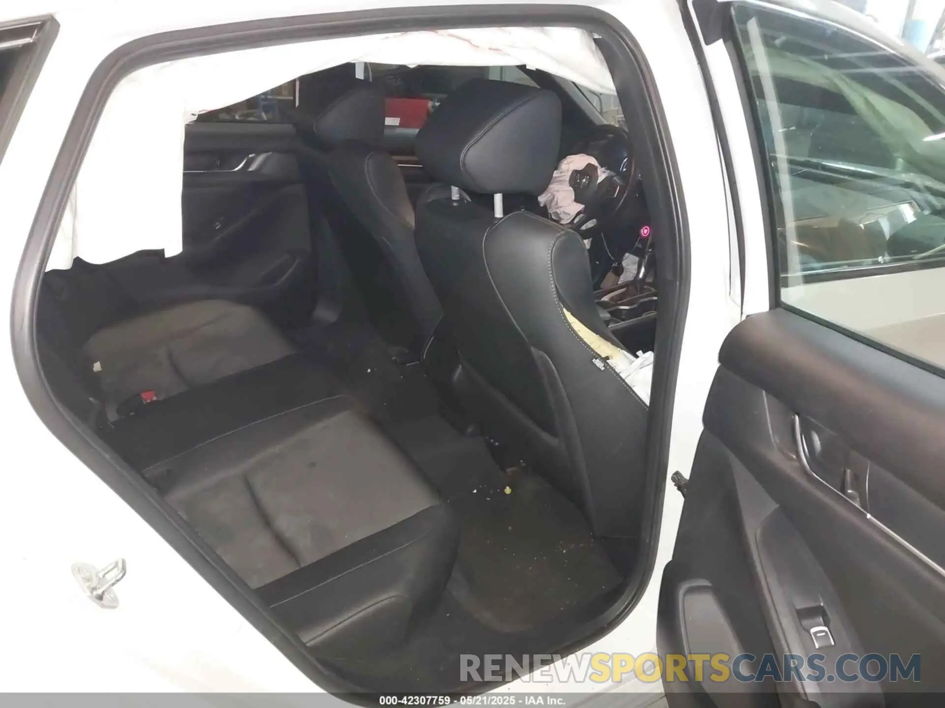 8 Photograph of a damaged car 1HGCV1F32KA093334 HONDA ACCORD 2019