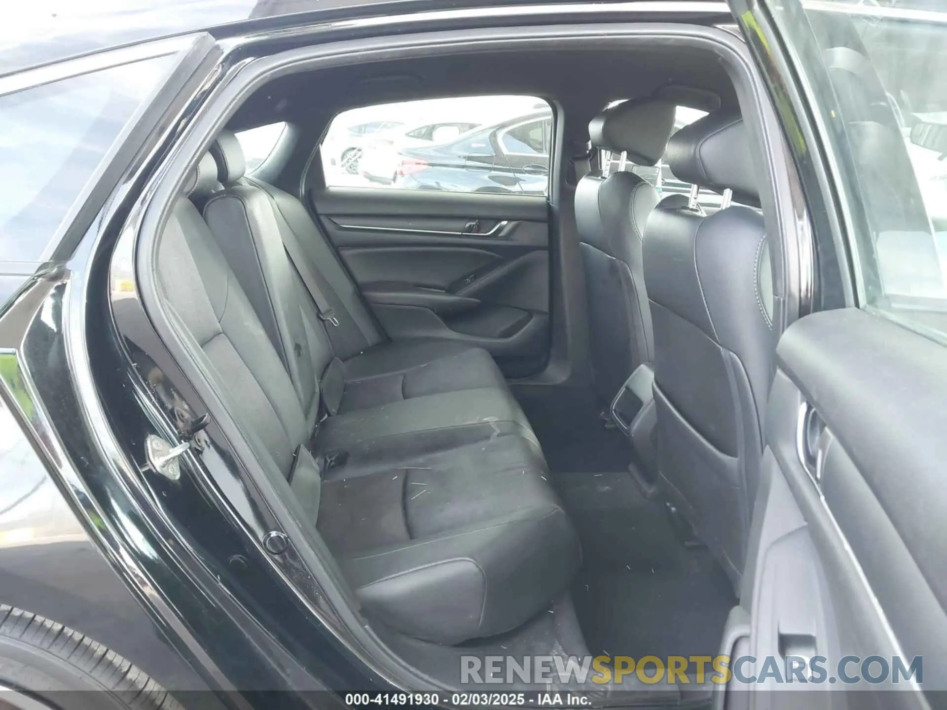 8 Photograph of a damaged car 1HGCV1F32KA135453 HONDA ACCORD 2019