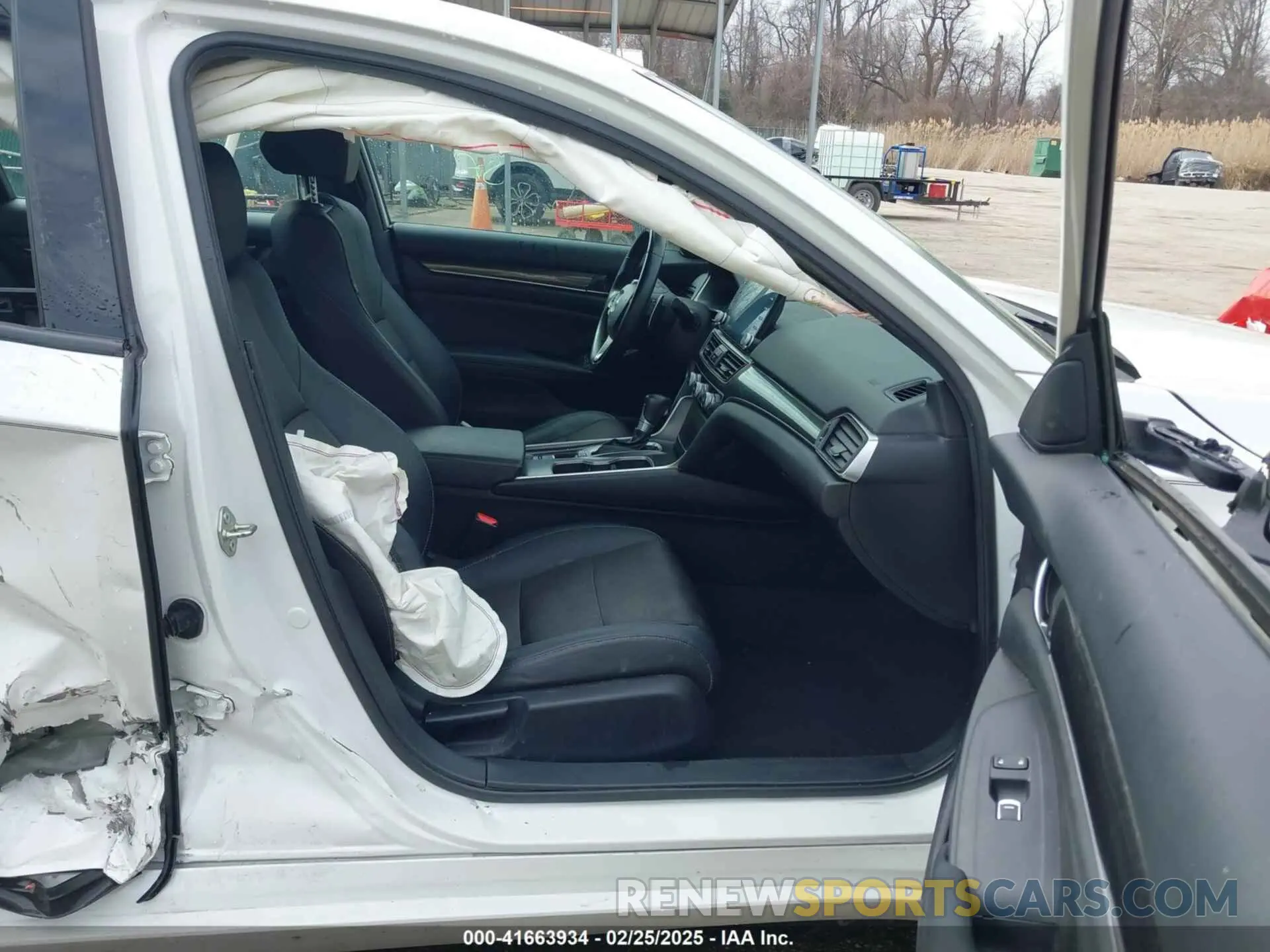 5 Photograph of a damaged car 1HGCV1F32KA151538 HONDA ACCORD 2019