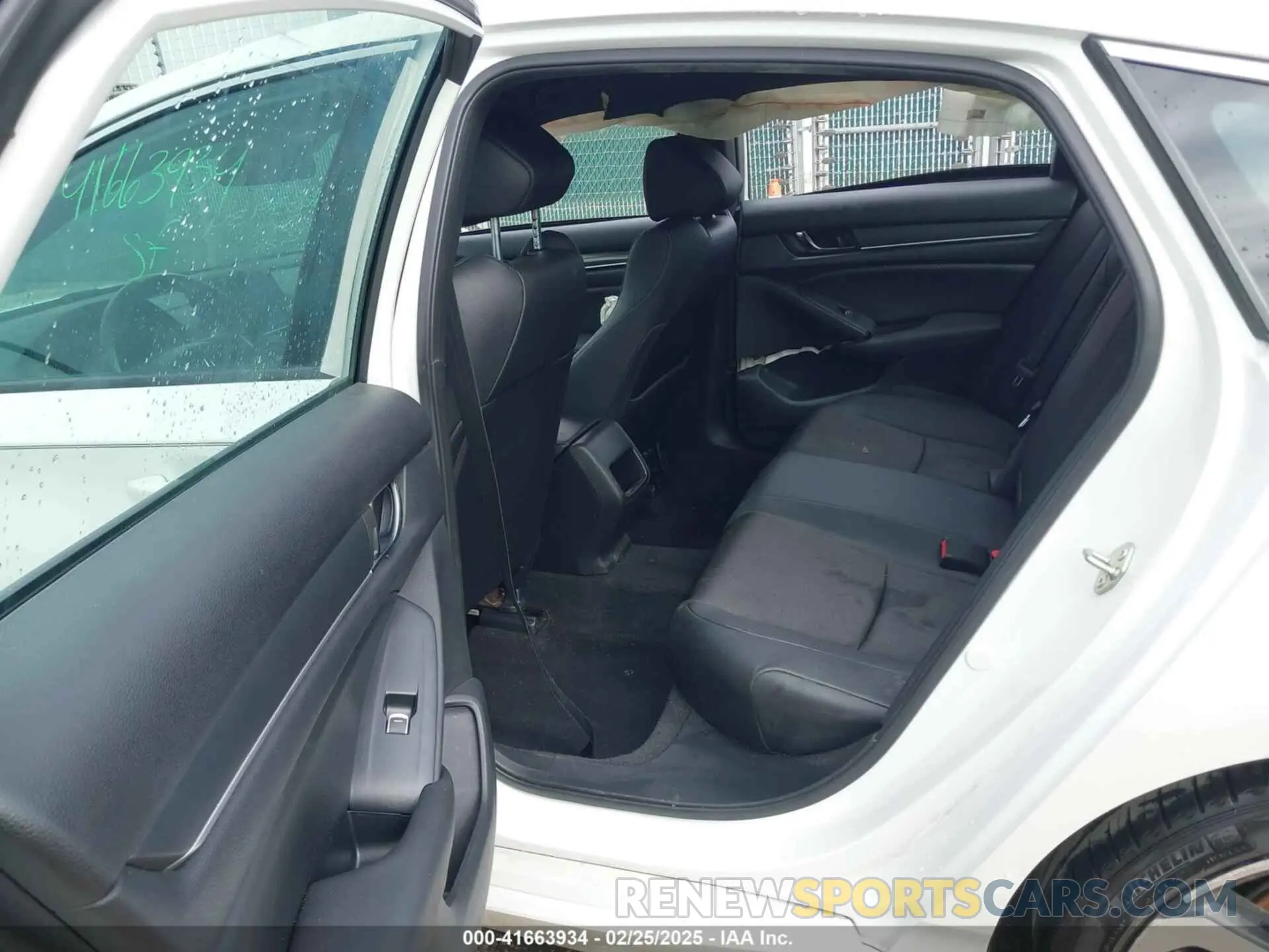 8 Photograph of a damaged car 1HGCV1F32KA151538 HONDA ACCORD 2019