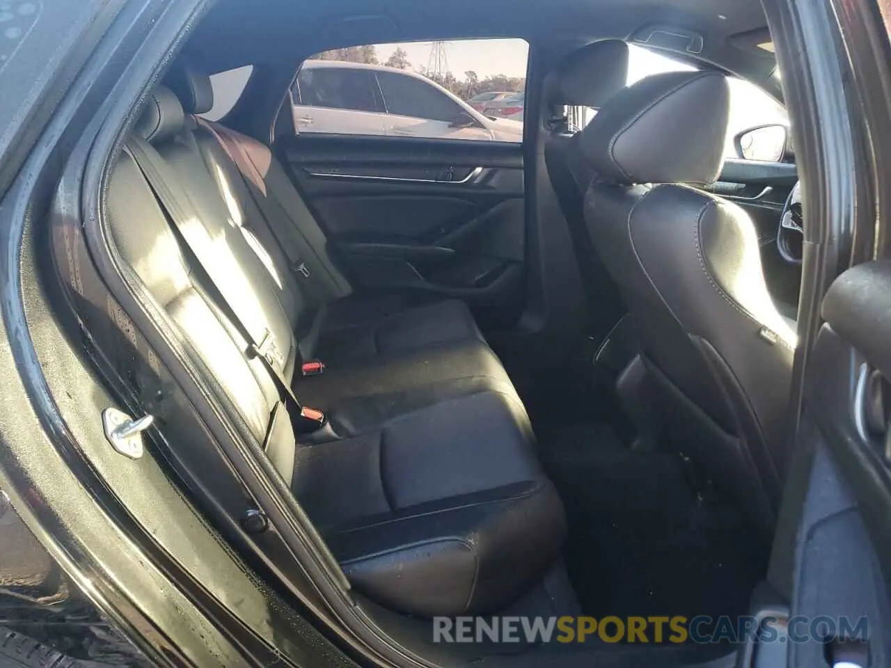 11 Photograph of a damaged car 1HGCV1F32KA154858 HONDA ACCORD 2019
