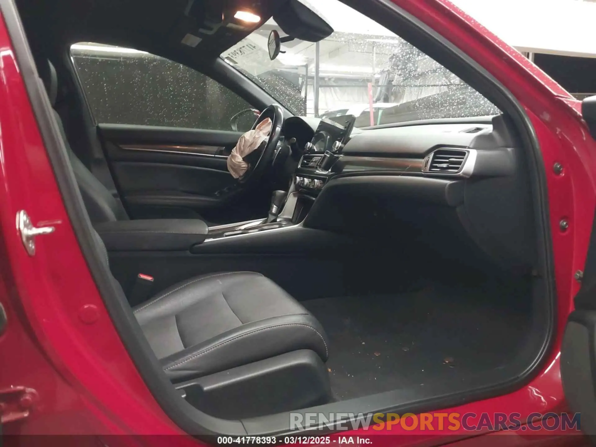 5 Photograph of a damaged car 1HGCV1F32KA165617 HONDA ACCORD 2019