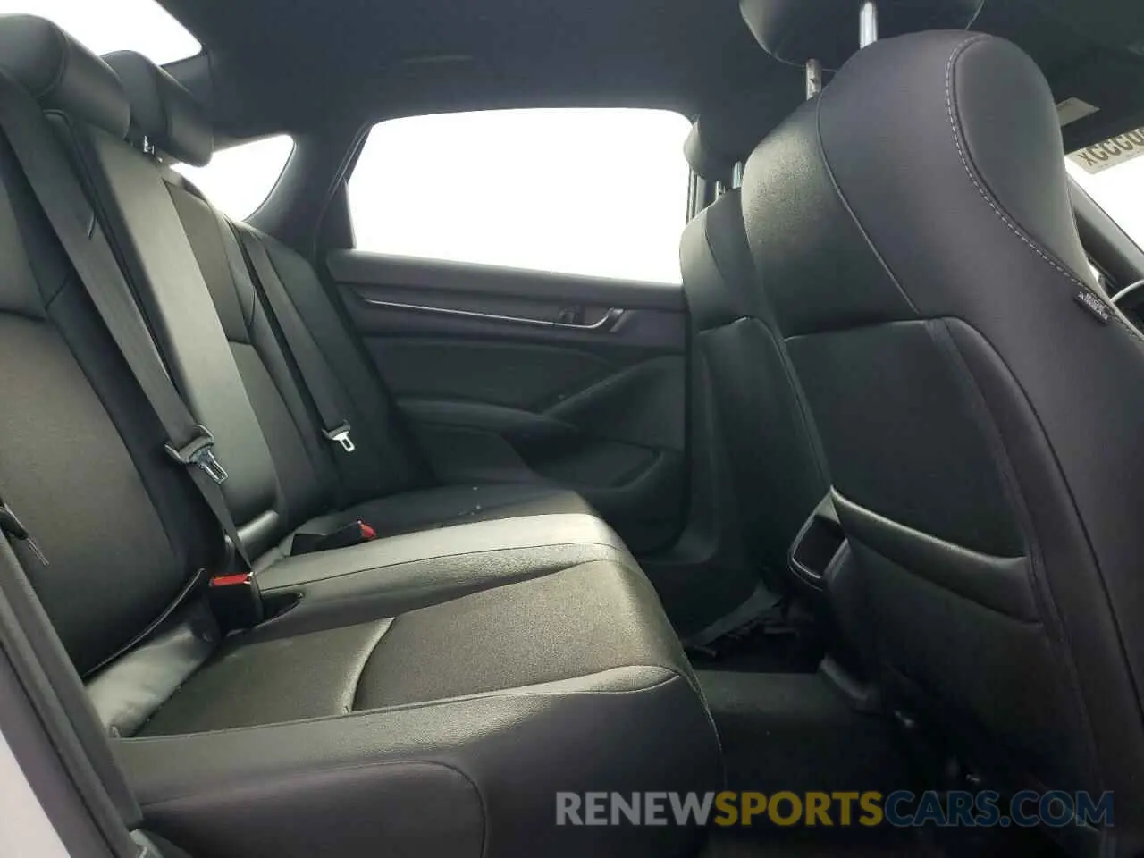 10 Photograph of a damaged car 1HGCV1F32KA175712 HONDA ACCORD 2019