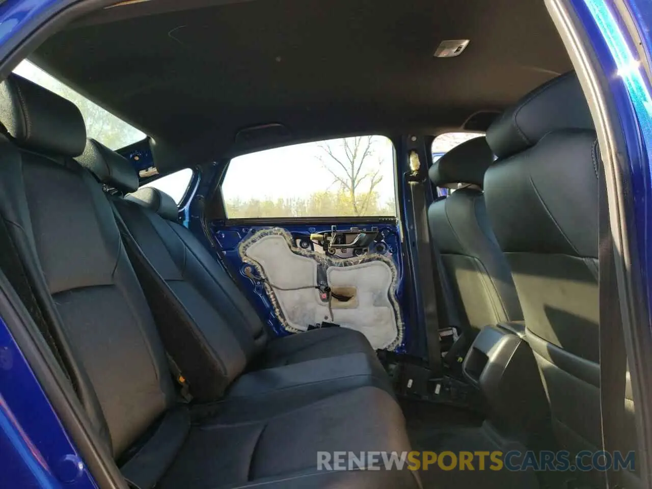 10 Photograph of a damaged car 1HGCV1F33KA015631 HONDA ACCORD 2019