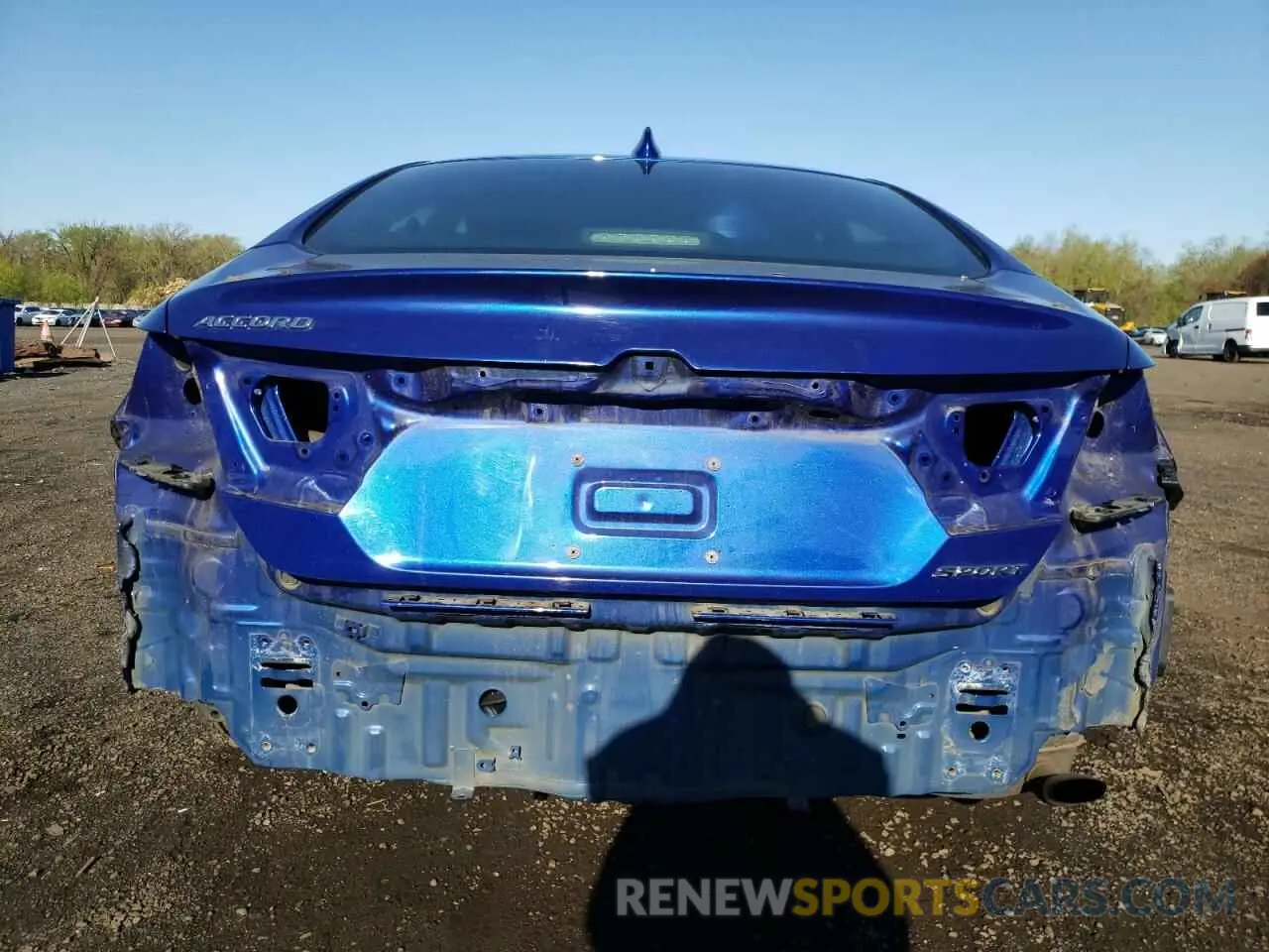 6 Photograph of a damaged car 1HGCV1F33KA015631 HONDA ACCORD 2019