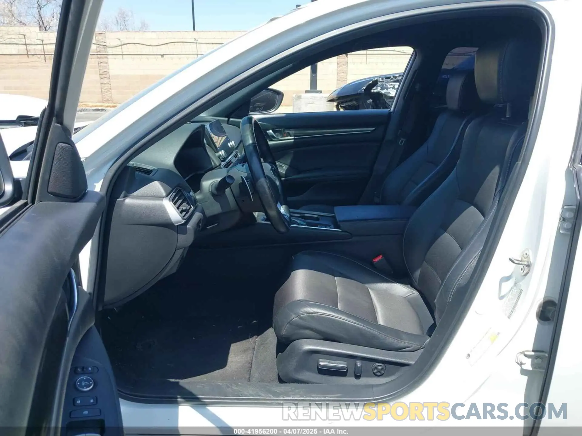 5 Photograph of a damaged car 1HGCV1F33KA041193 HONDA ACCORD 2019