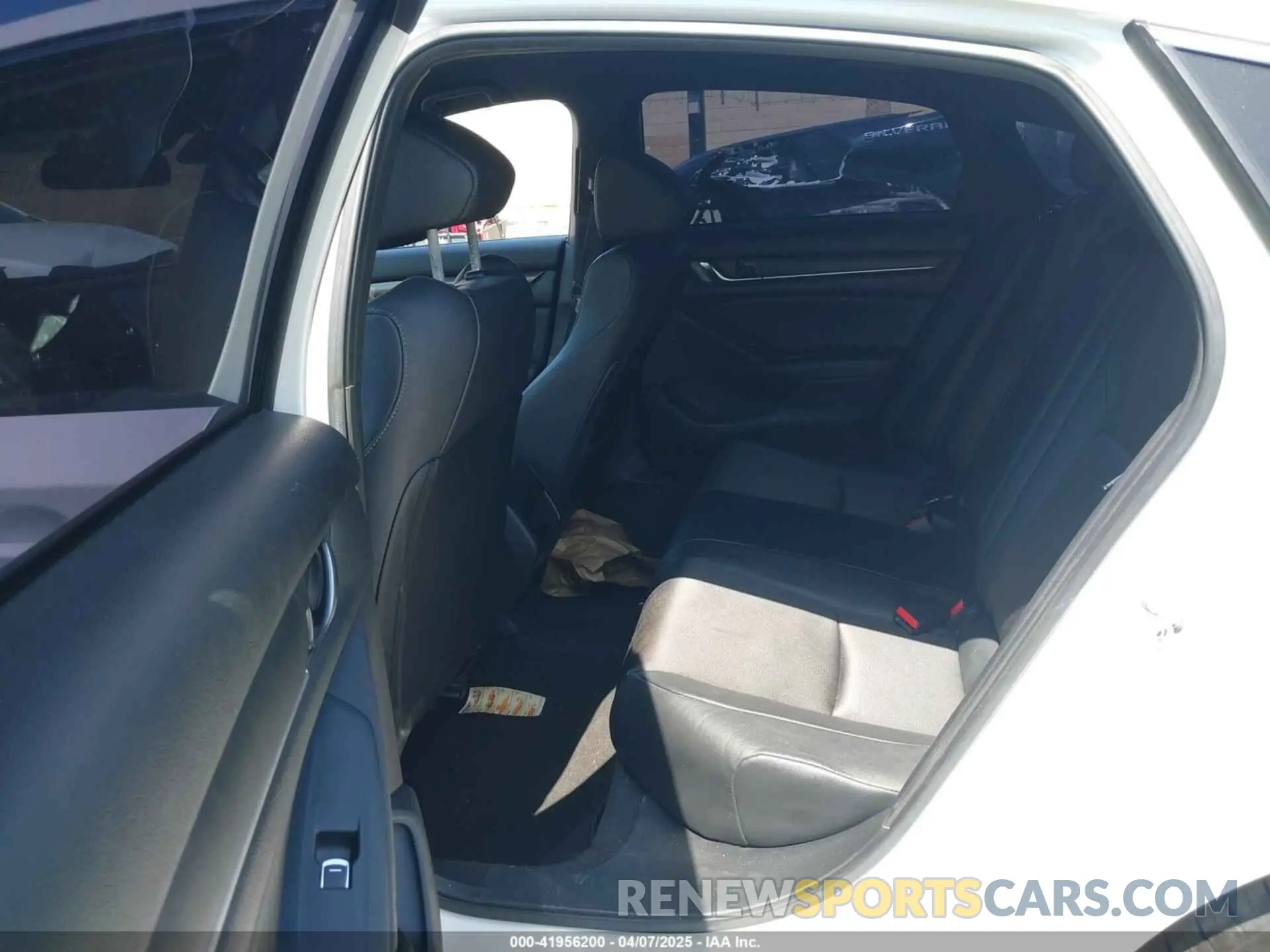 8 Photograph of a damaged car 1HGCV1F33KA041193 HONDA ACCORD 2019
