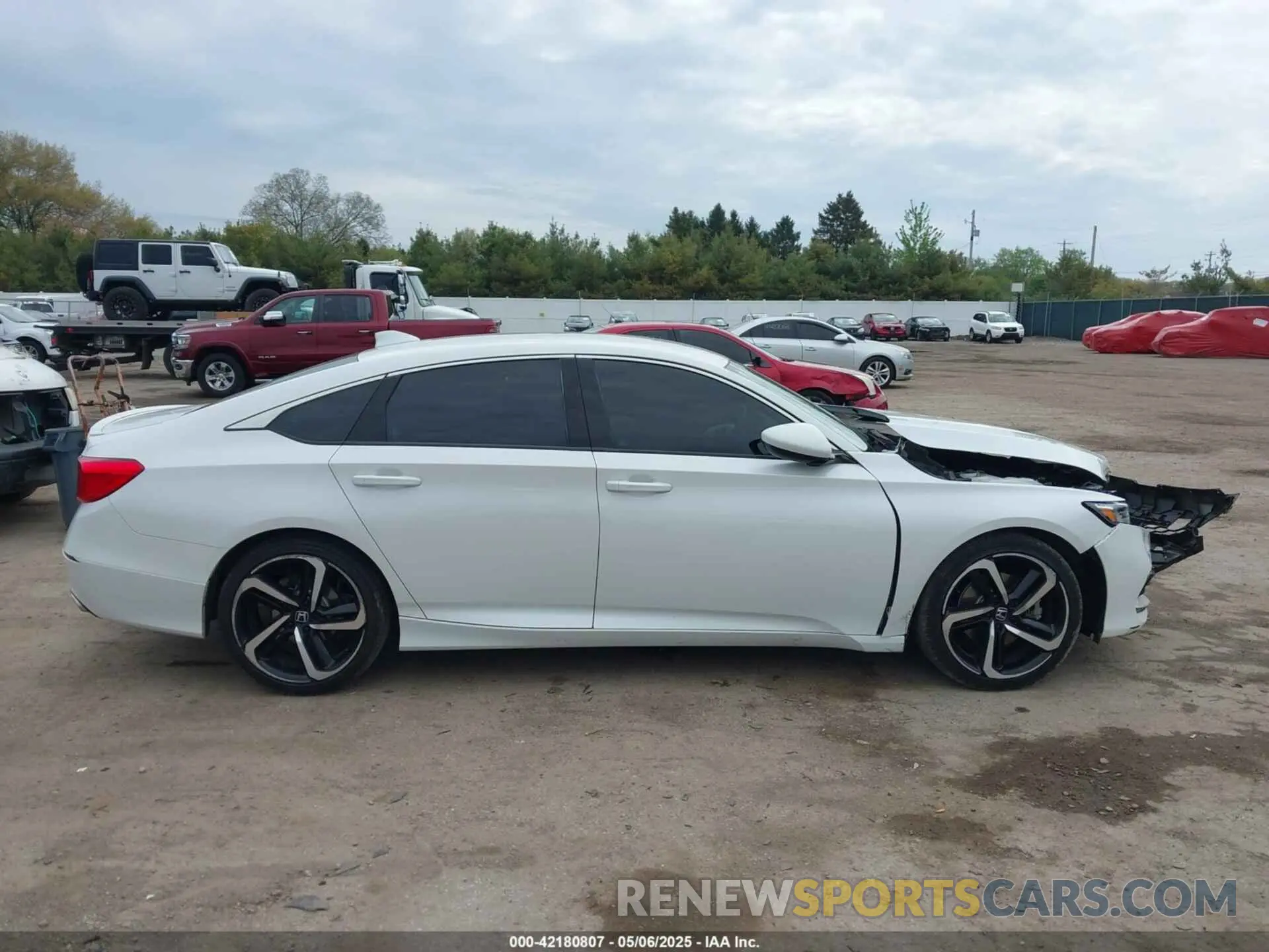 13 Photograph of a damaged car 1HGCV1F33KA060746 HONDA ACCORD 2019