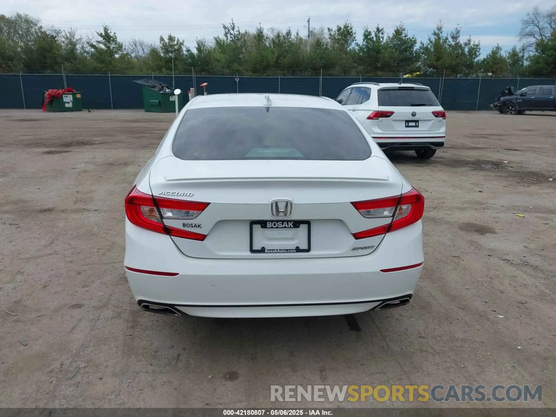 16 Photograph of a damaged car 1HGCV1F33KA060746 HONDA ACCORD 2019