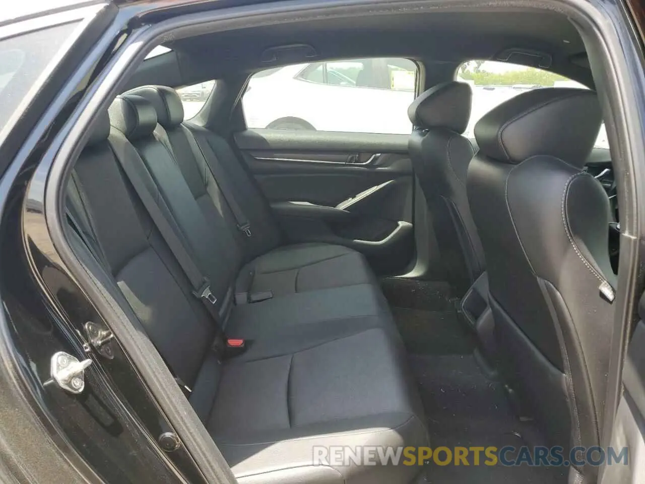 10 Photograph of a damaged car 1HGCV1F33KA073027 HONDA ACCORD 2019