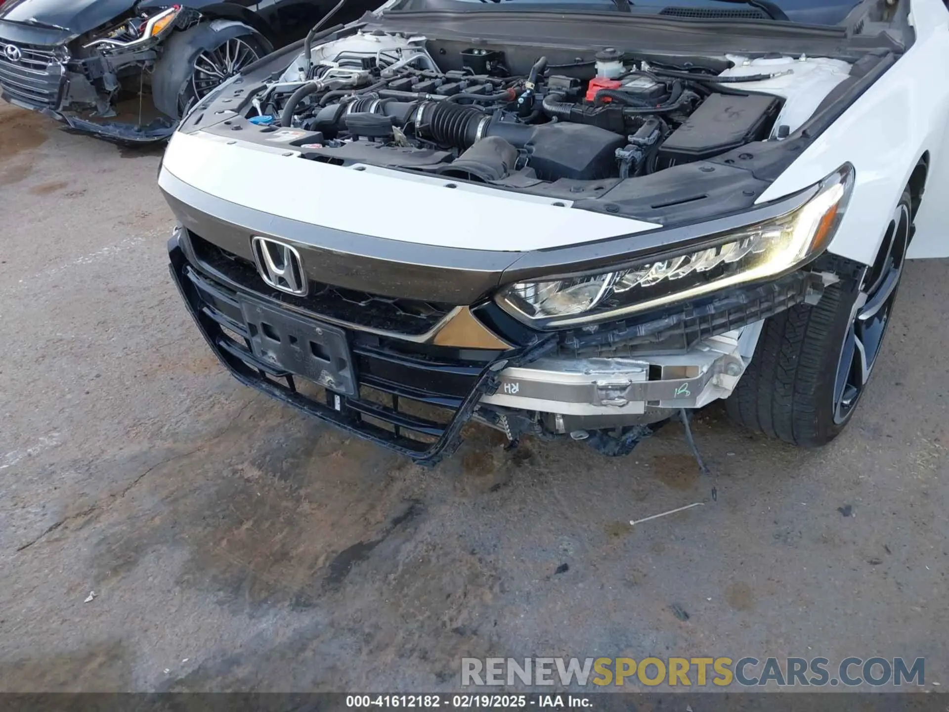 6 Photograph of a damaged car 1HGCV1F33KA086621 HONDA ACCORD 2019