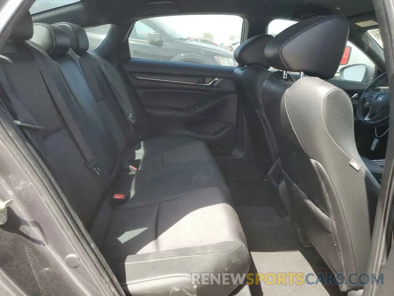 10 Photograph of a damaged car 1HGCV1F33KA098252 HONDA ACCORD 2019